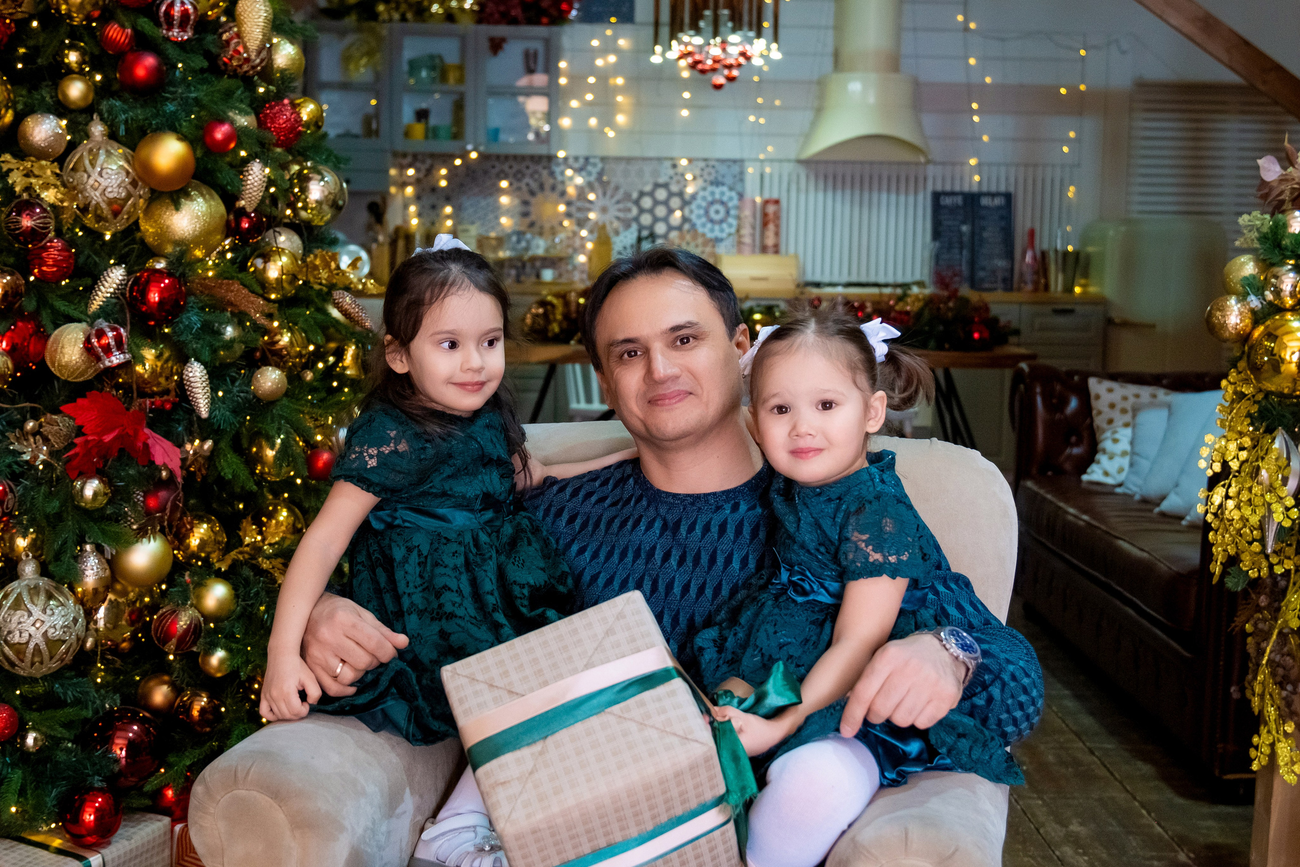 Новогодняя фотосессия в студии. Профессиональный фотограф в Москве и Одинцово Родика Архип