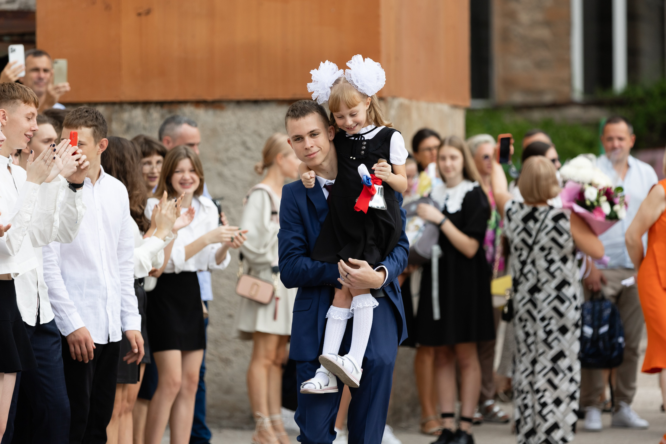 Первый раз — в первый класс. Фотосессия первоклассников 1 сентября. Свадебный фотограф, фотосъемка в Крыму, Севастополе, Симферополе, Ялте