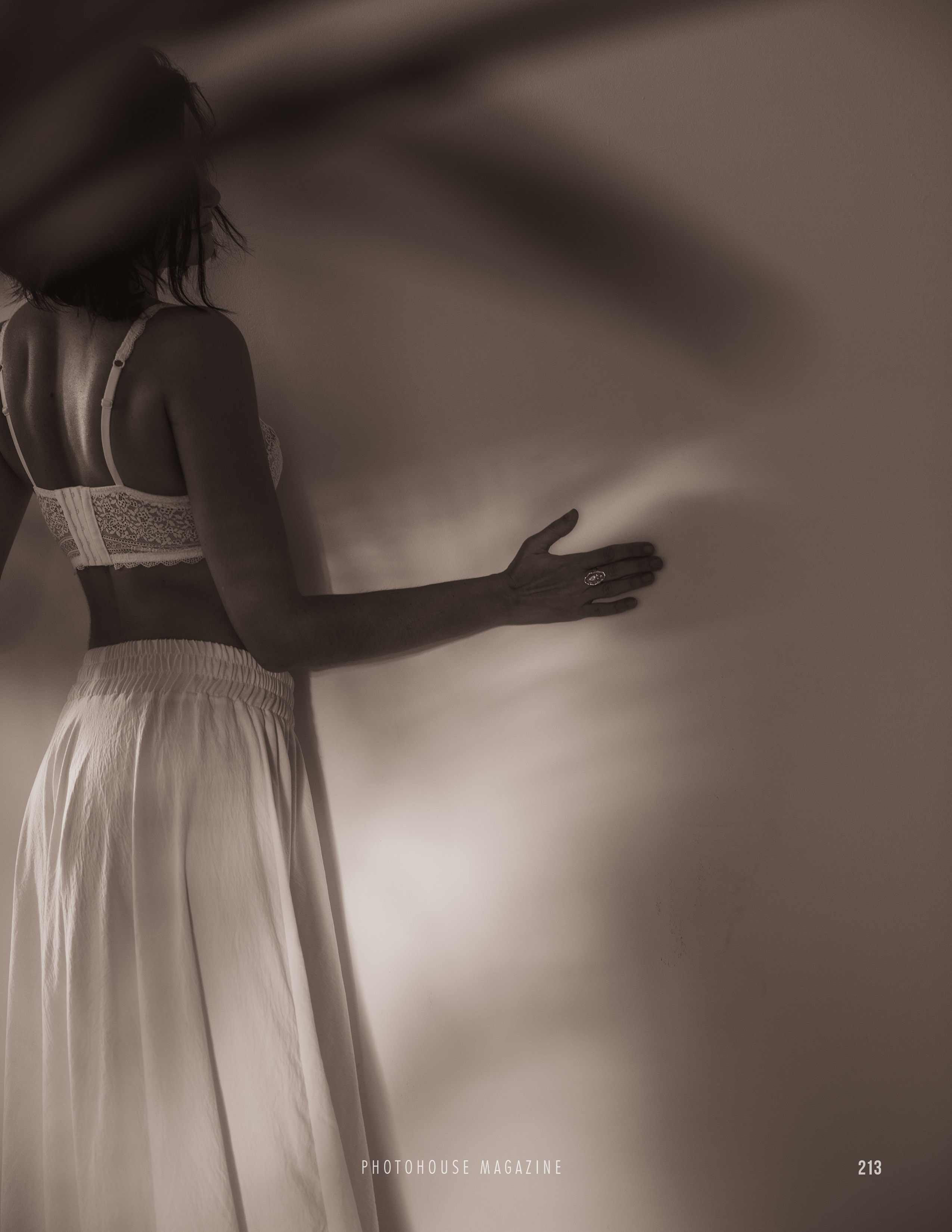 Photohous magazine. Issue 20, January 2023. Визуальный художник Лиана Даренская, Москва