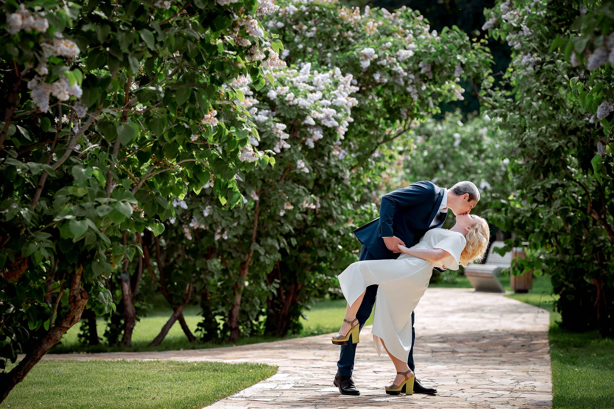 Свадебная фотопрогулка на ВДНХ. Свадебный и семейный фотограф Виктория Носачёва. Щелково, Москва и МО
