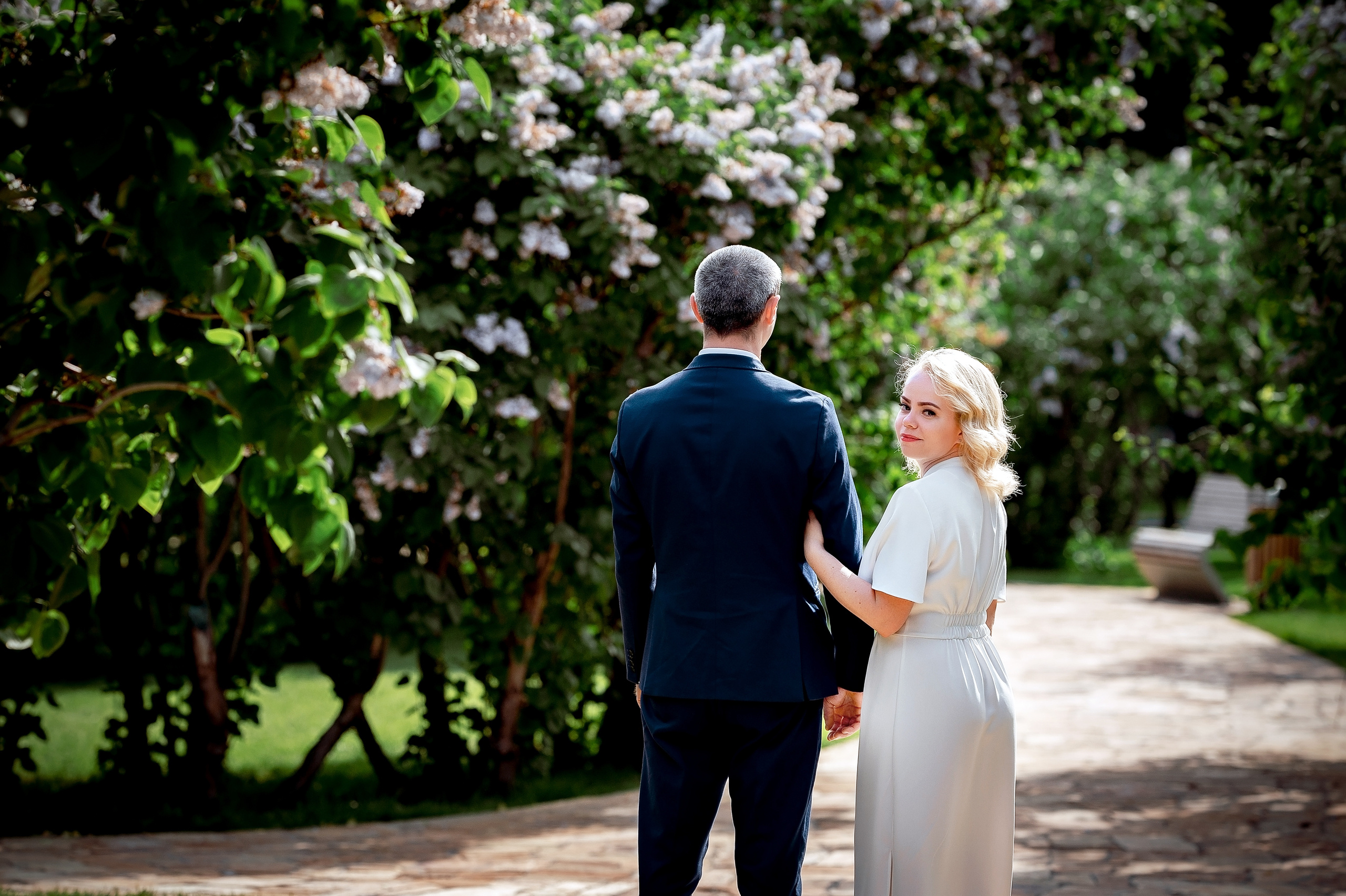 Свадебная фотопрогулка на ВДНХ. Свадебный и семейный фотограф Виктория Носачёва. Щелково, Москва и МО