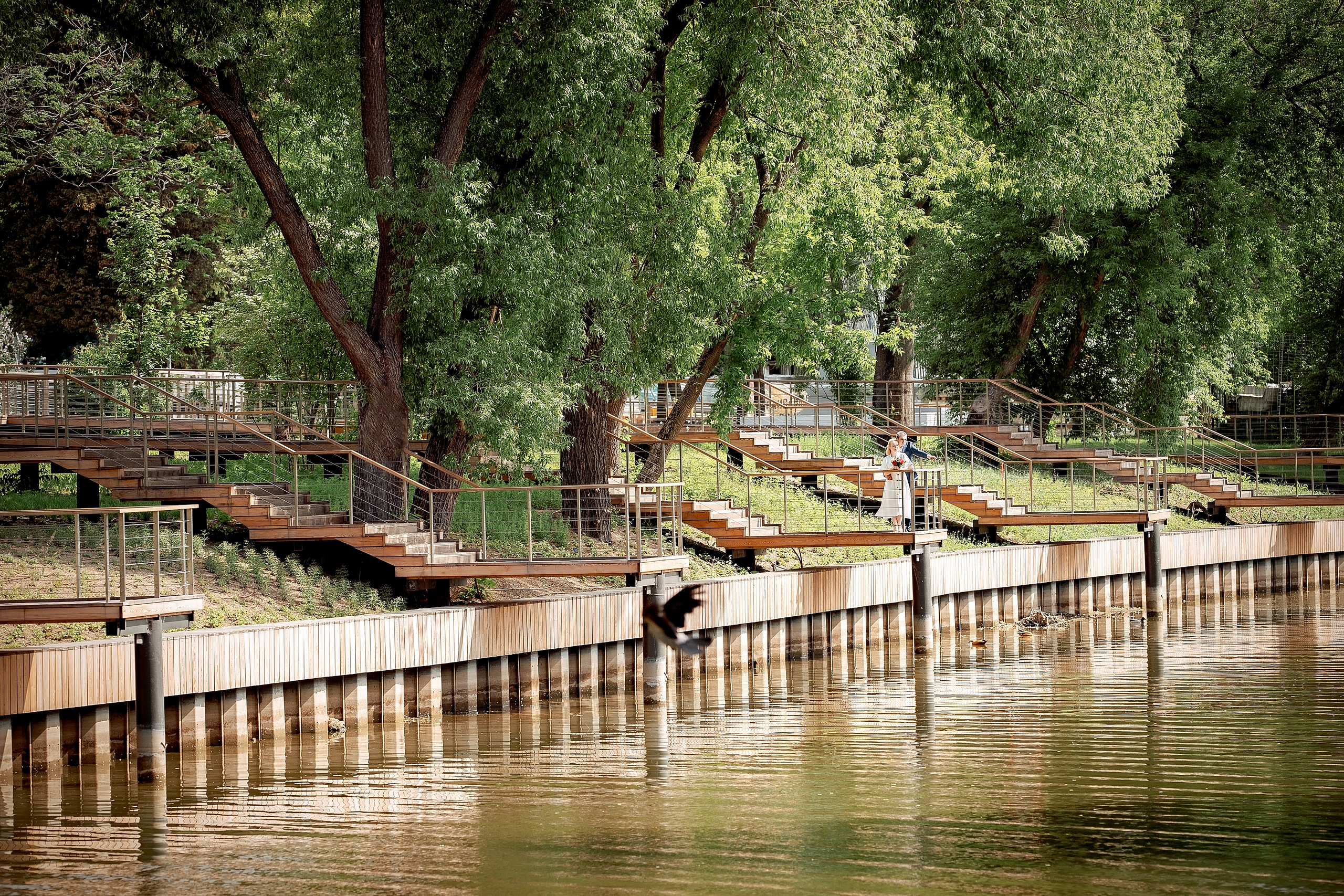 Свадебная фотопрогулка на ВДНХ. Свадебный и семейный фотограф Виктория Носачёва. Щелково, Москва и МО