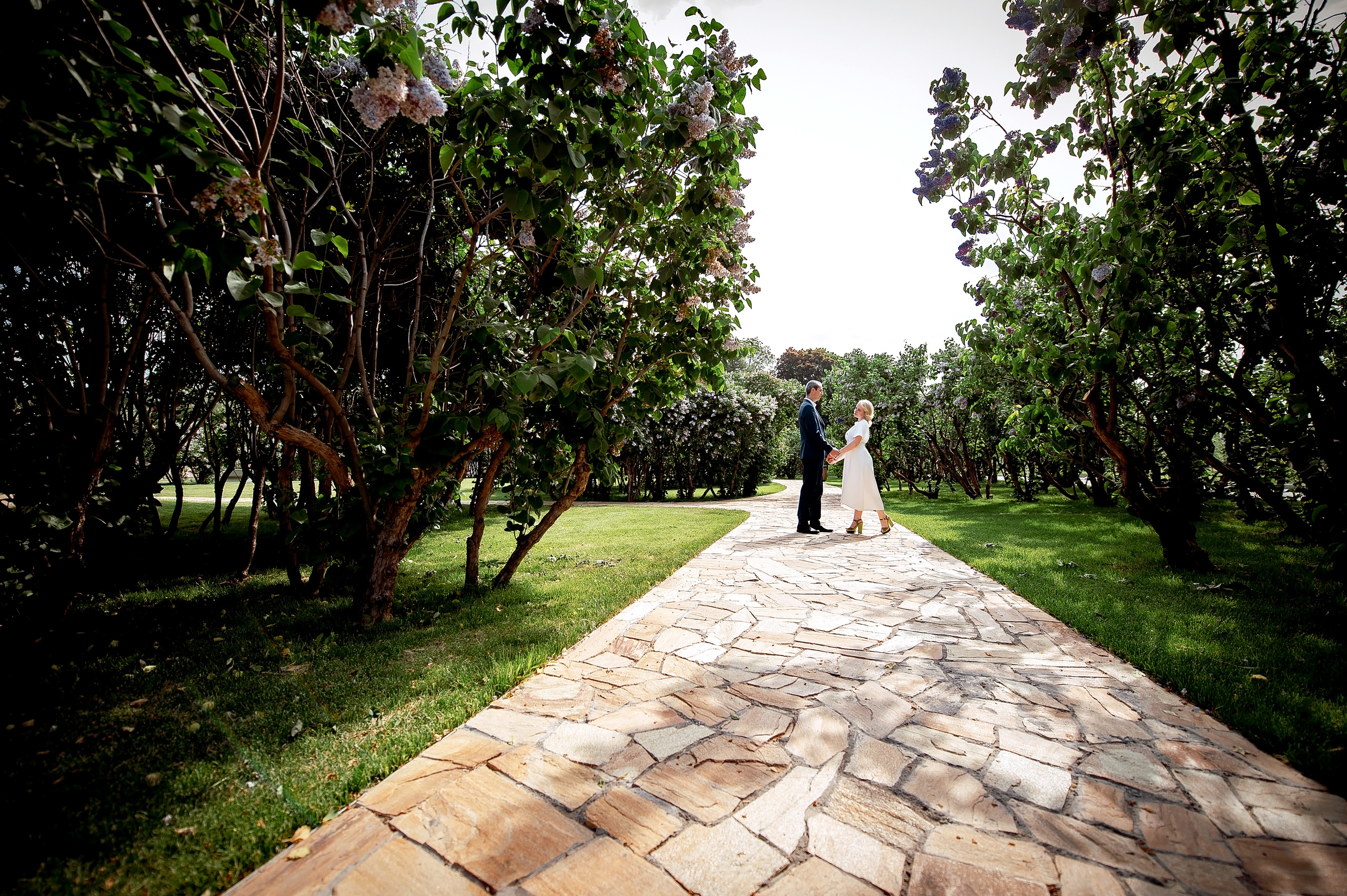 Свадебная фотопрогулка на ВДНХ. Свадебный и семейный фотограф Виктория Носачёва. Щелково, Москва и МО