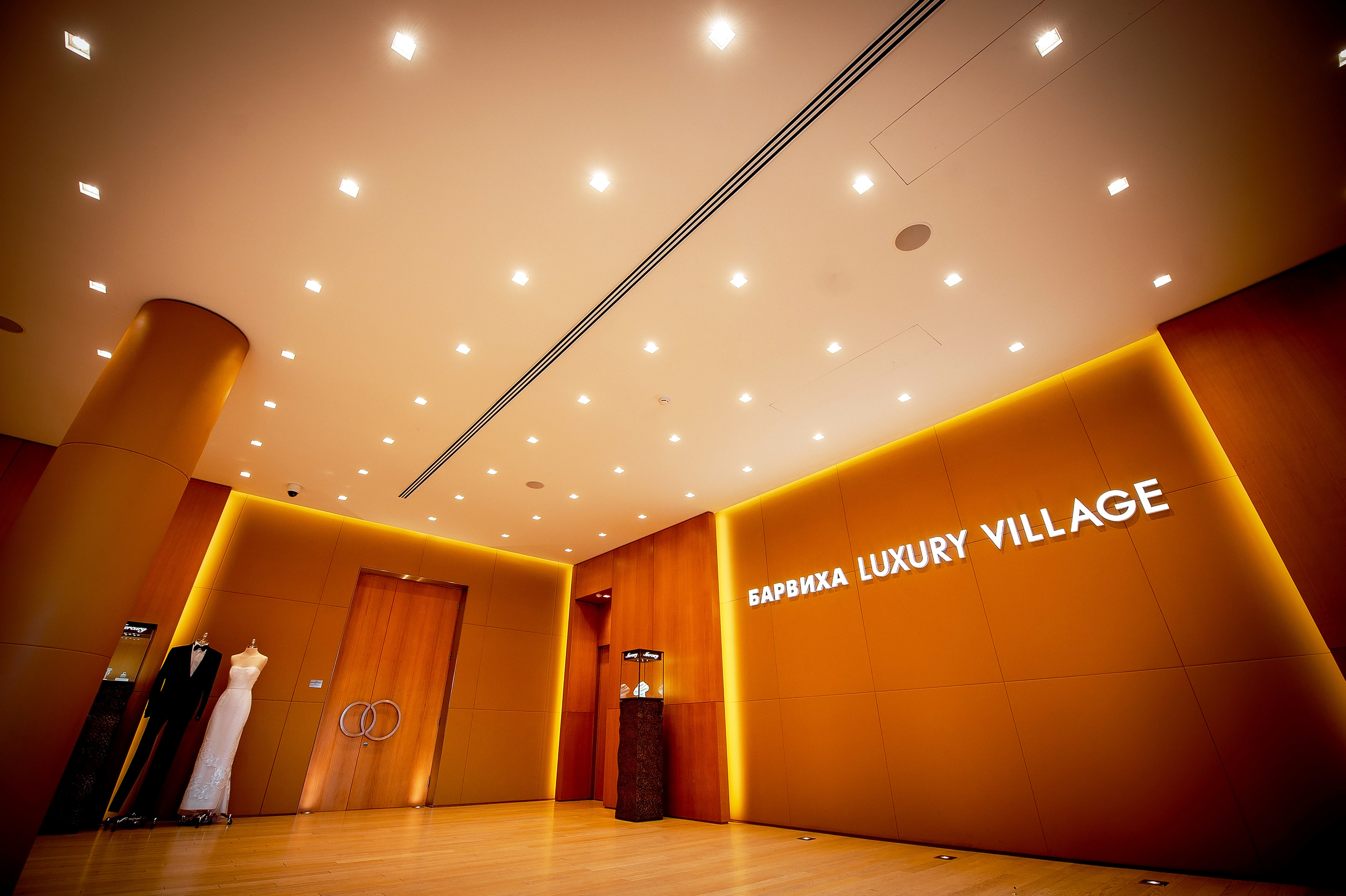 Свадебная фотосессия в Барвихе и Усадьбе Архангельское. Свадебный и семейный фотограф Виктория Носачёва. Щелково, Москва и МО