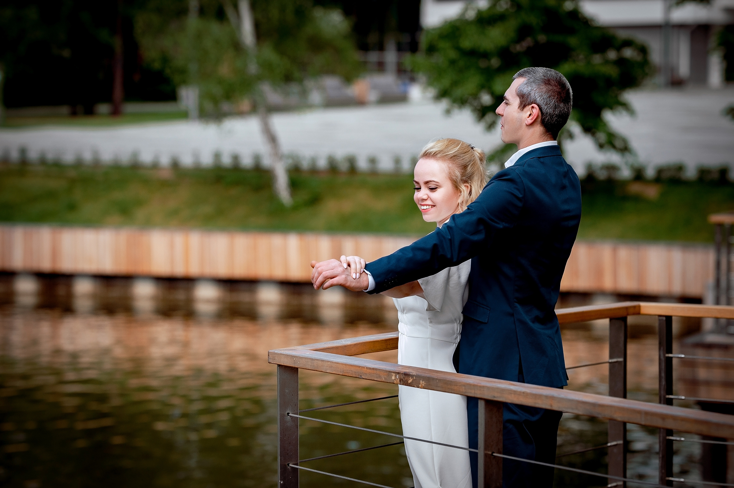 Свадебная фотопрогулка на ВДНХ. Свадебный и семейный фотограф Виктория Носачёва. Щелково, Москва и МО