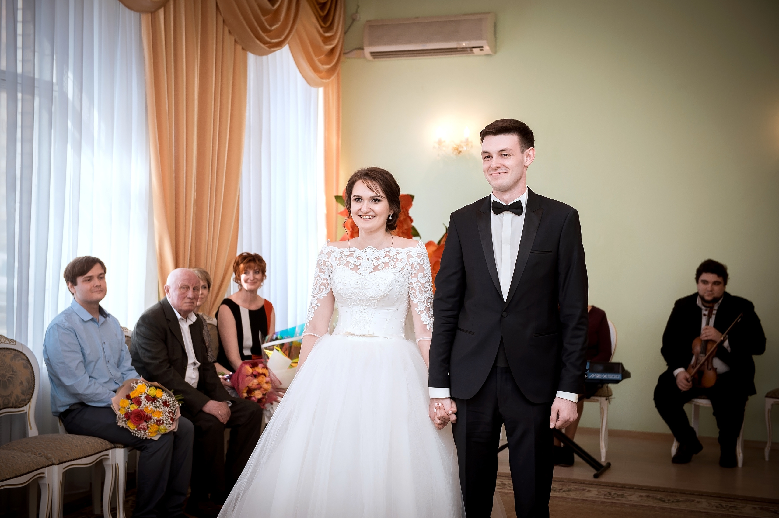 Свадебная фотосессия с лошадьми и банкетом в Щелково. Свадебный и семейный фотограф Виктория Носачёва. Щелково, Москва и МО