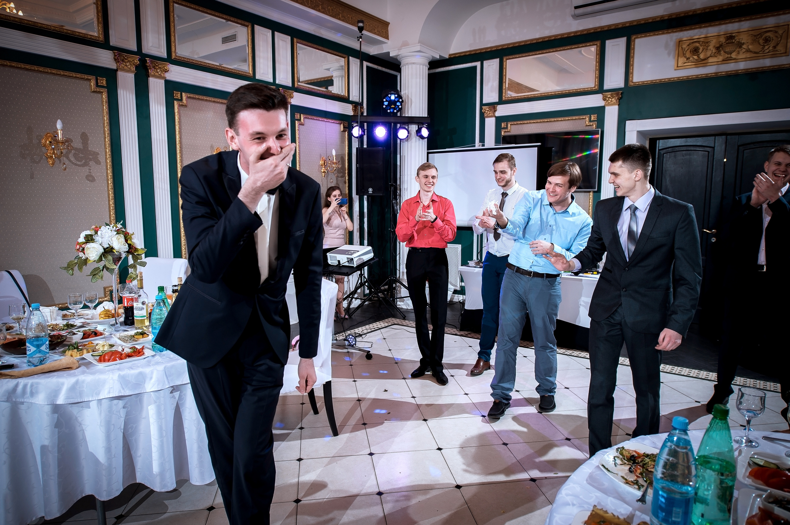 Свадебная фотосессия с лошадьми и банкетом в Щелково. Свадебный и семейный фотограф Виктория Носачёва. Щелково, Москва и МО