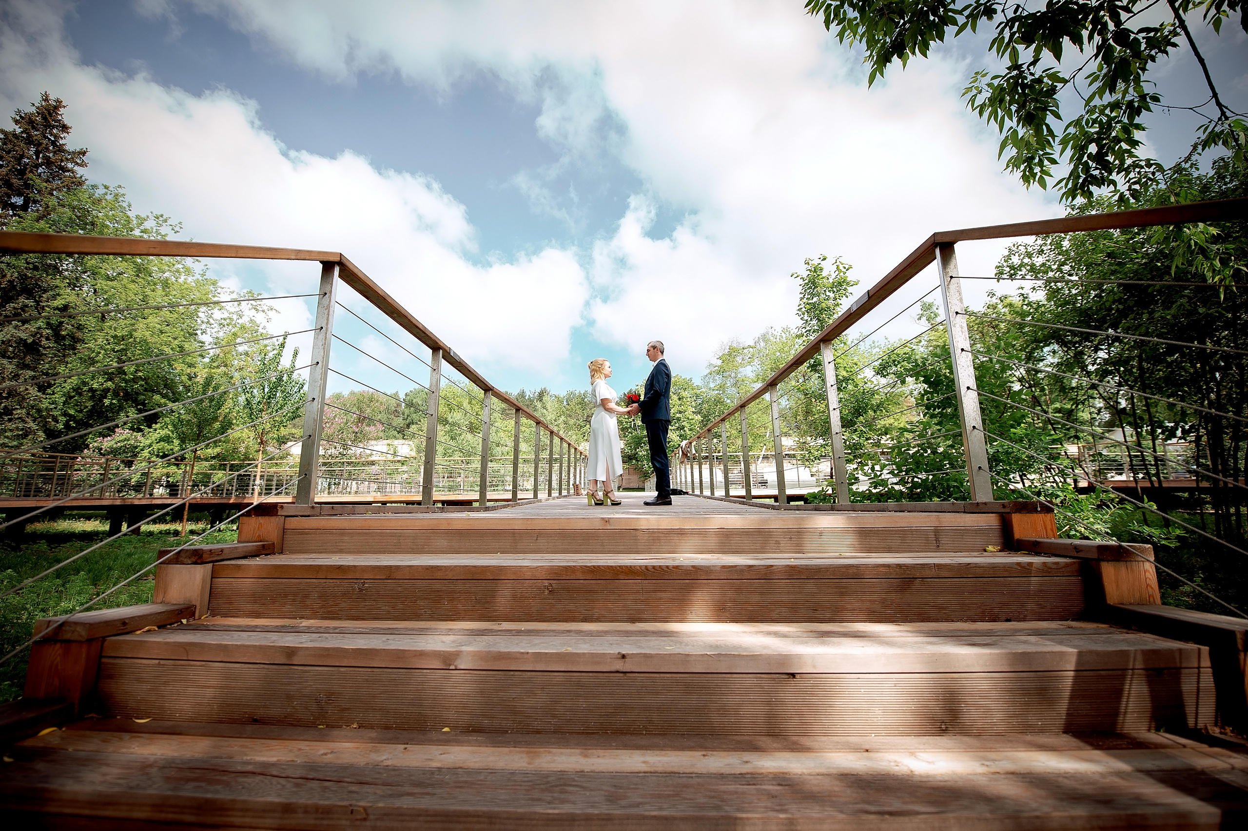 Свадебная фотопрогулка на ВДНХ. Свадебный и семейный фотограф Виктория Носачёва. Щелково, Москва и МО