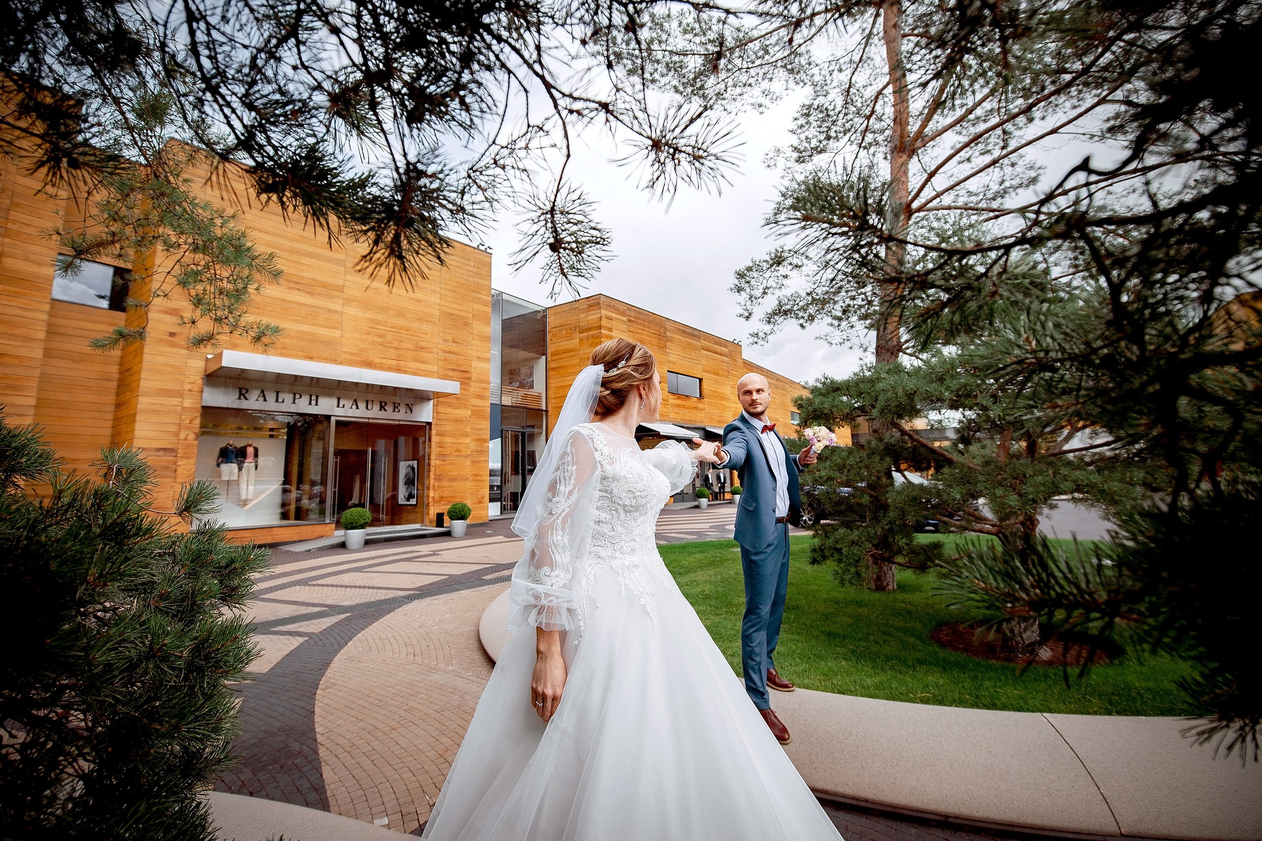 Свадебная фотосессия в Барвихе и Усадьбе Архангельское. Свадебный и семейный фотограф Виктория Носачёва. Щелково, Москва и МО