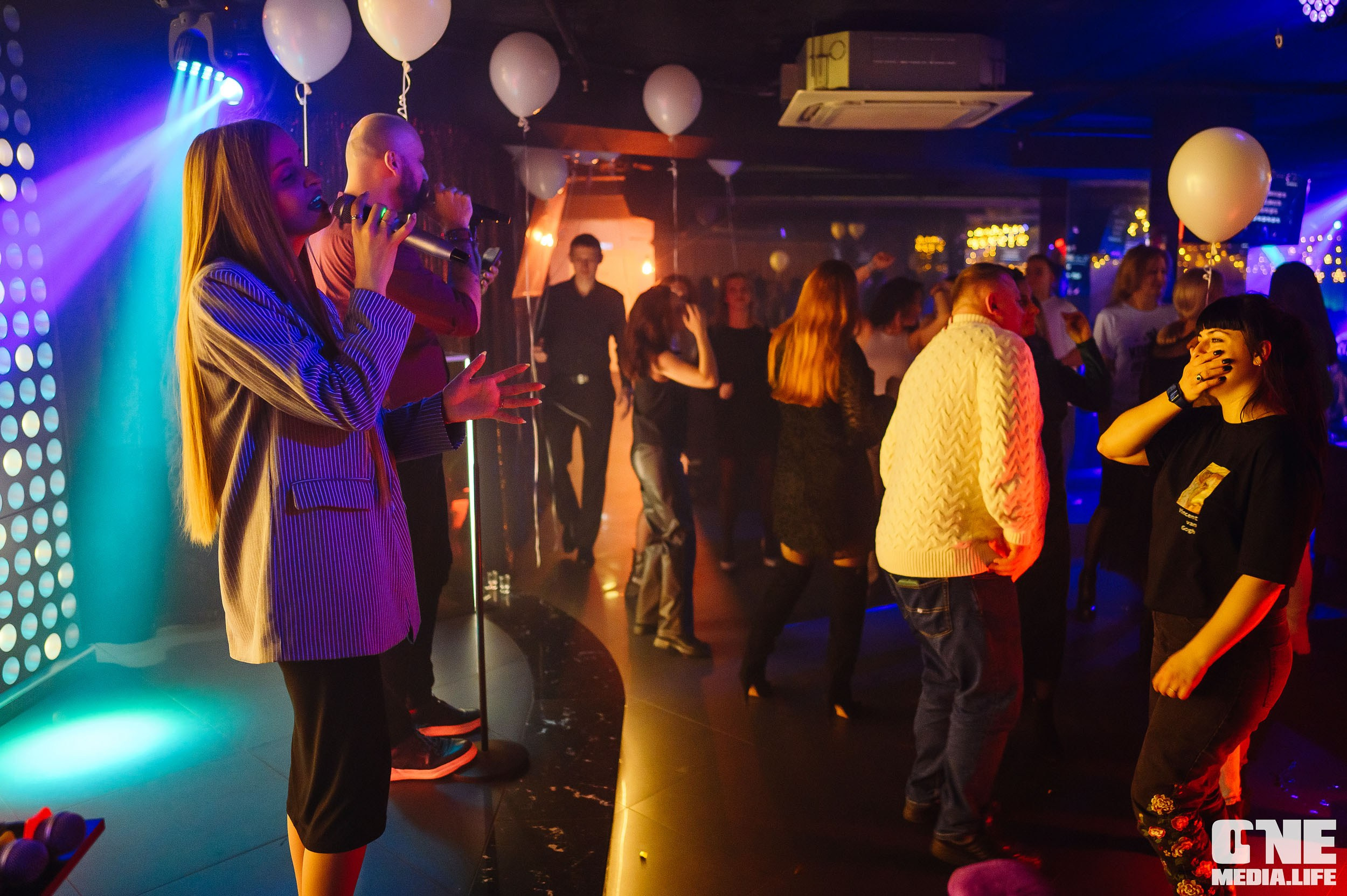Theater Show в караоке-клубе Эйфория. Часть 2. One Media Life: фоторепортажи, фотоотчеты с мероприятий и заведений