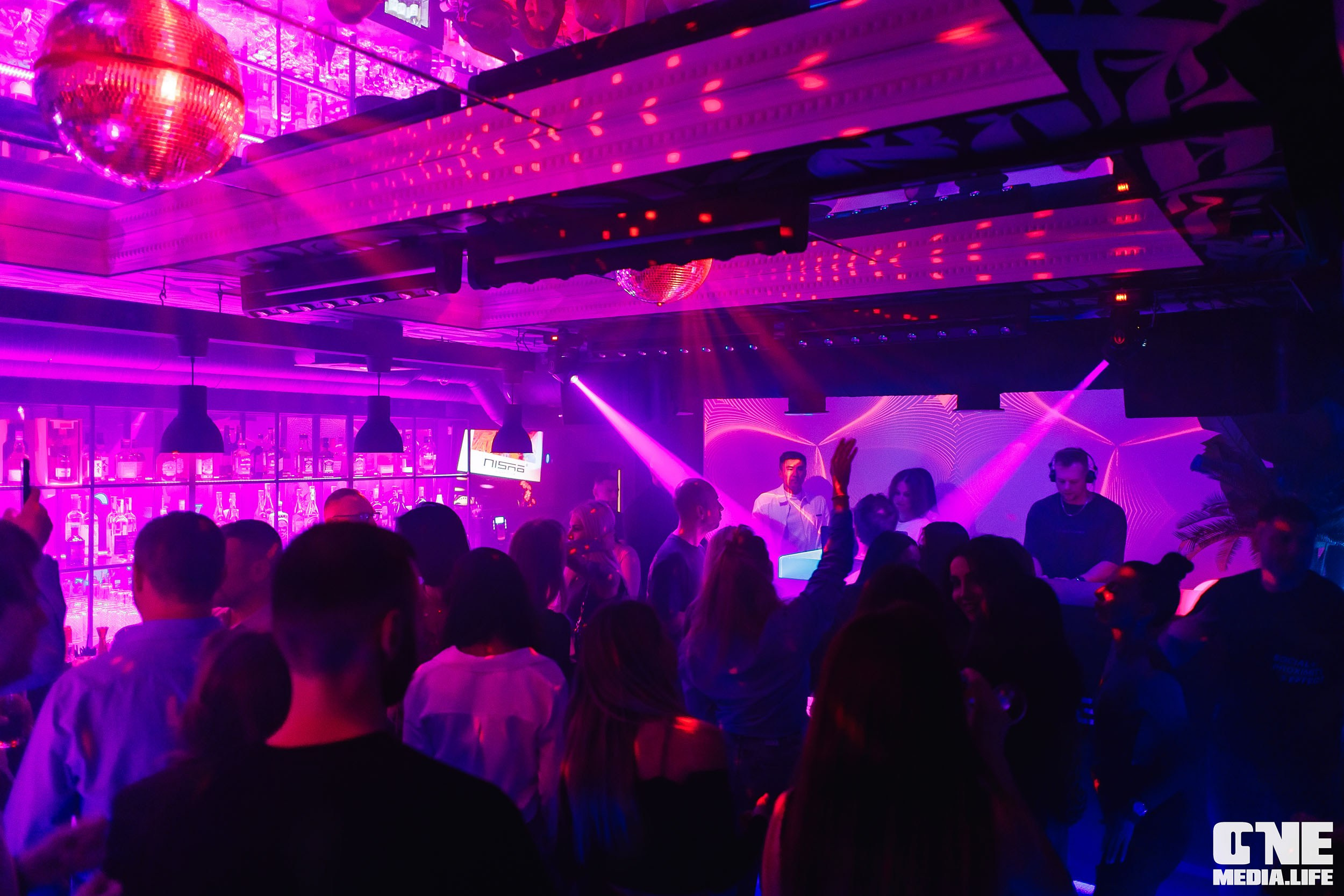 Репортаж с субботней тусовки в Nisha. One Media Life: фоторепортажи, фотоотчеты с мероприятий и заведений