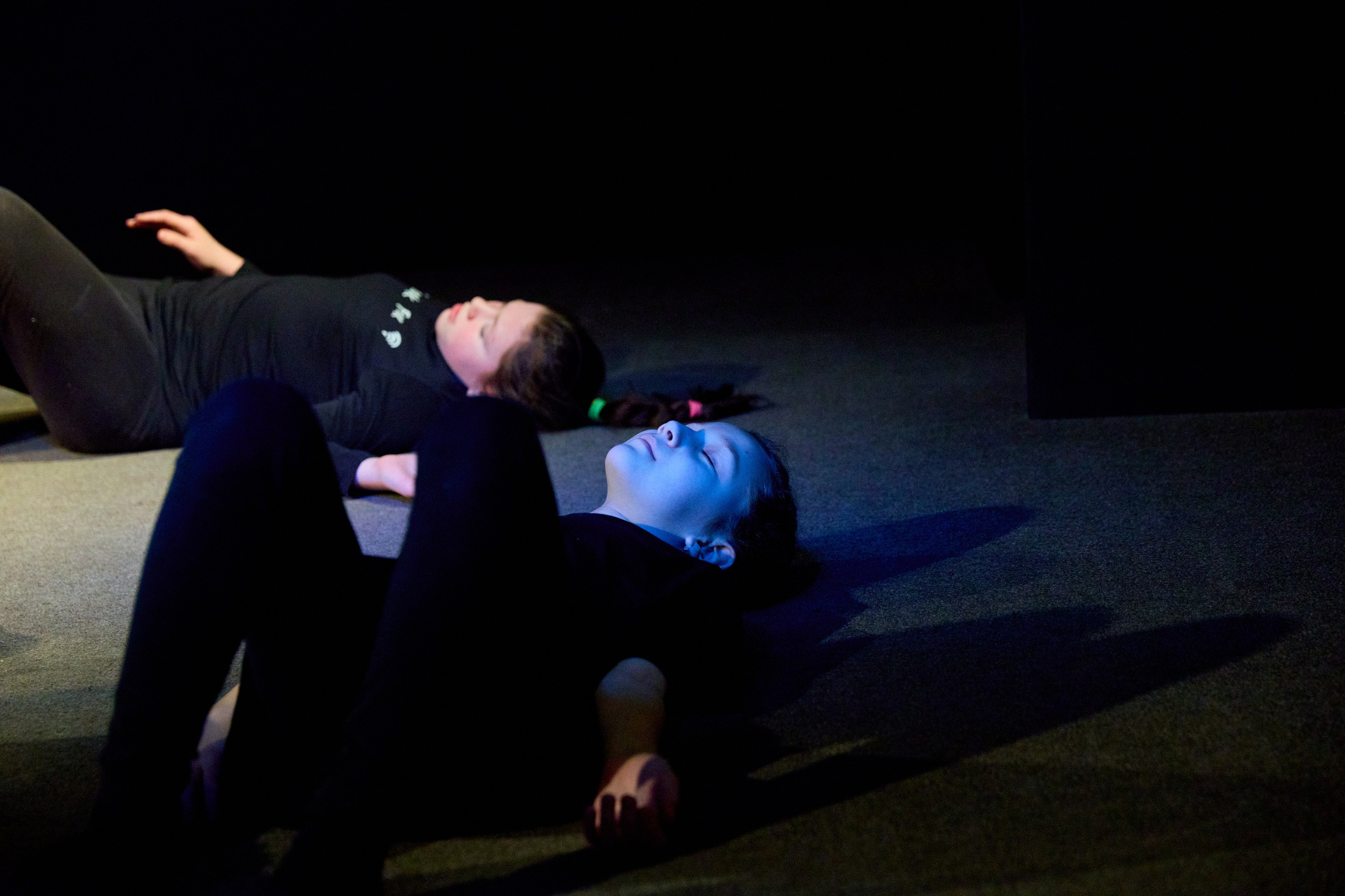 Театр студия «За двумя зайцами»