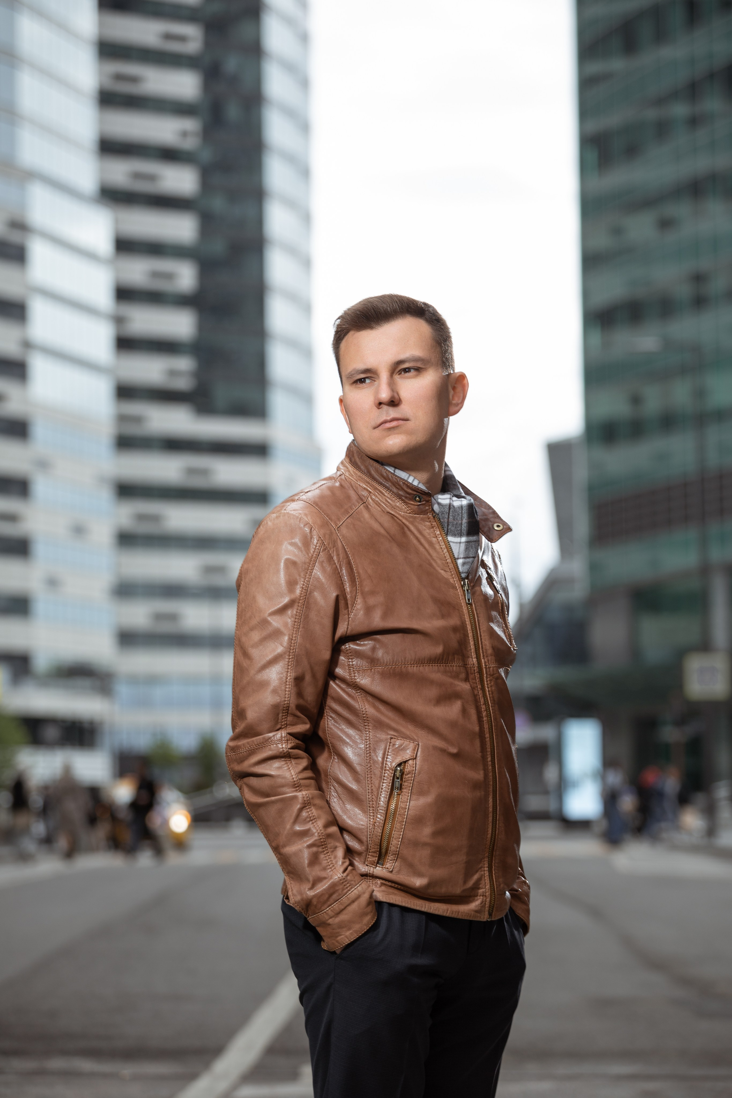 Наиль. Рекламный, предметный, репортажный, семейный фотограф и художник в Москве