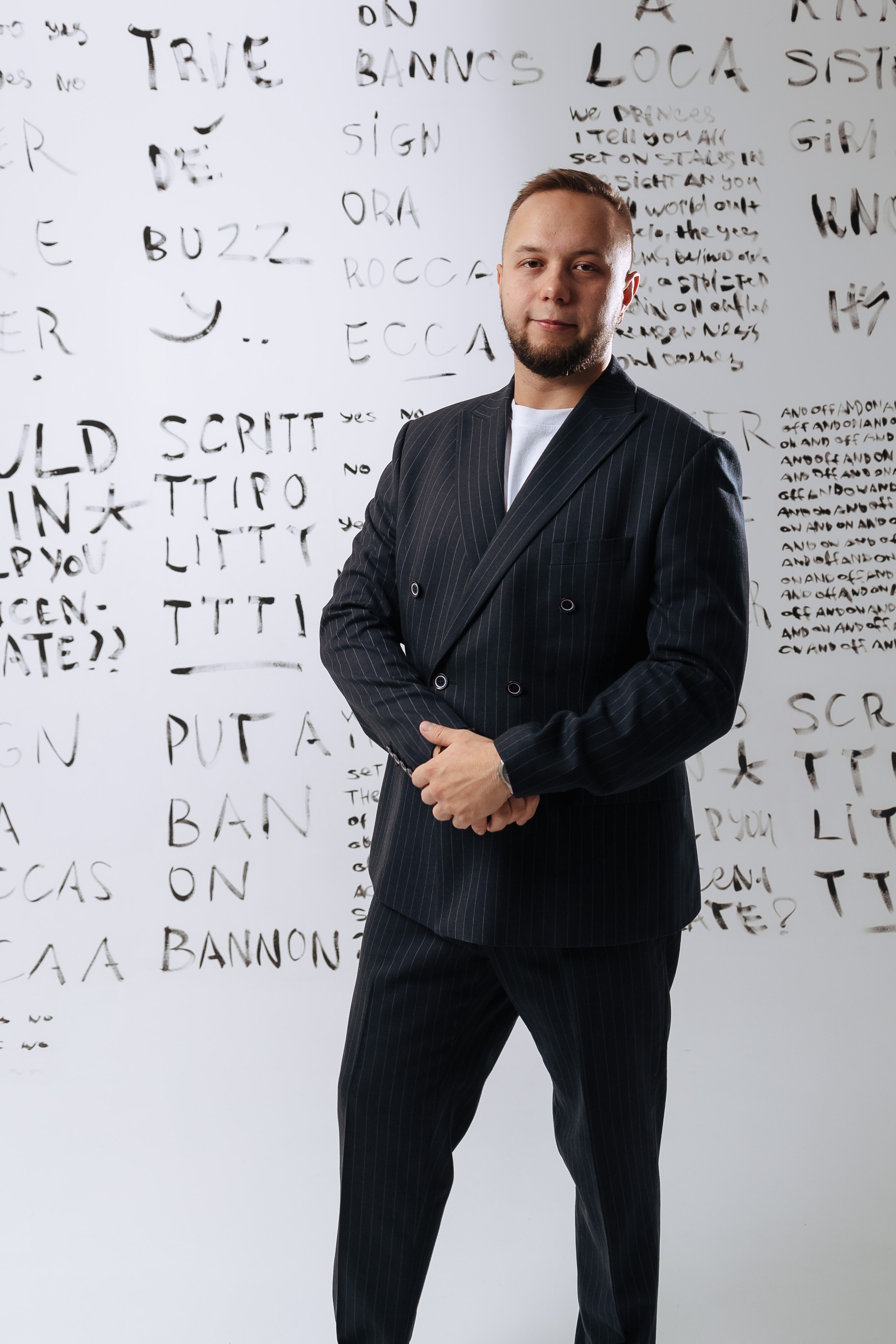 Индивидуальная мужская фотосессия в студии в Екатеринбурге. Свадебный, семейный фотограф, контент съёмка. Екатеринбург. Елена Граф