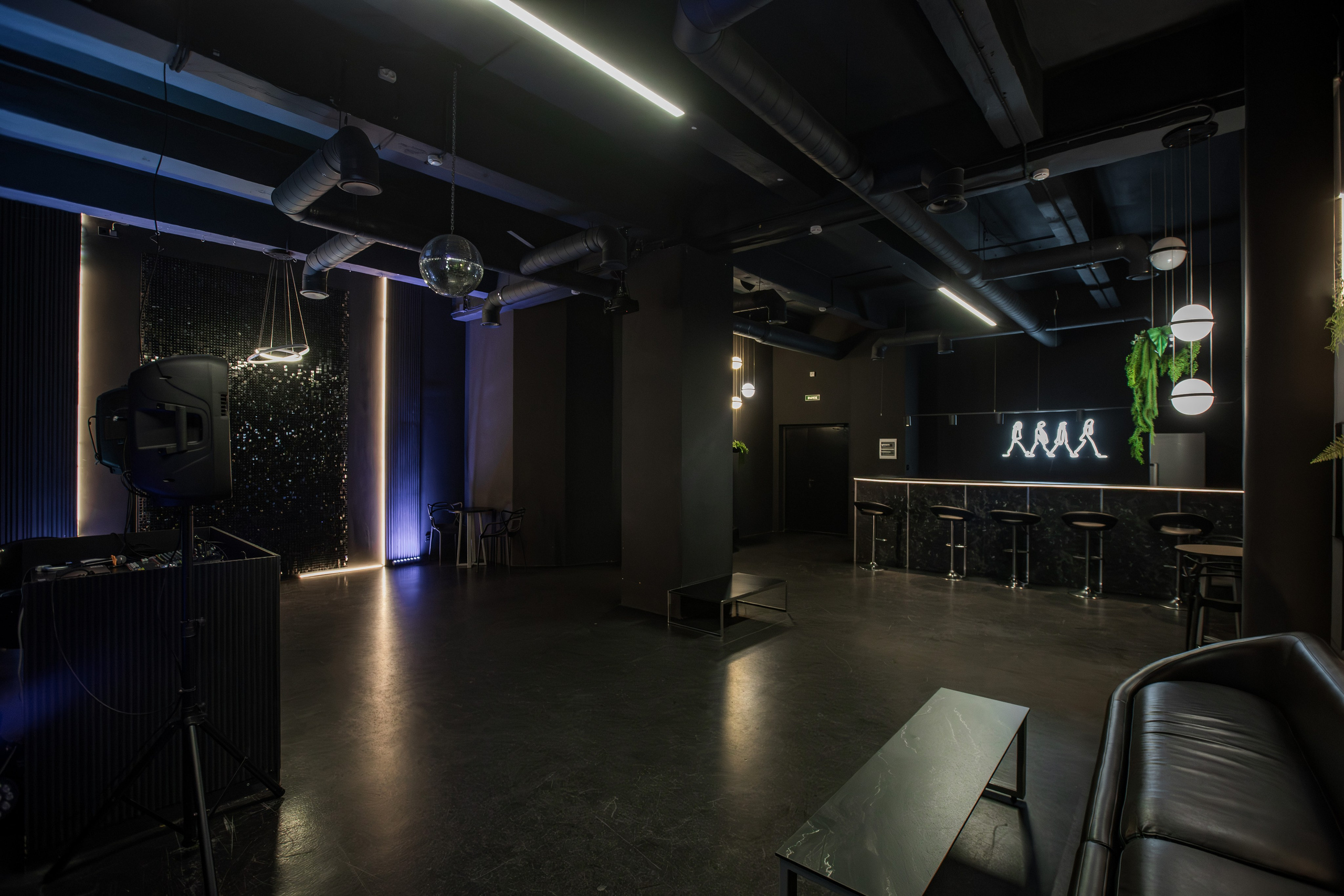 Mr. Black (лето). Аренда лофта в СПб для мероприятий