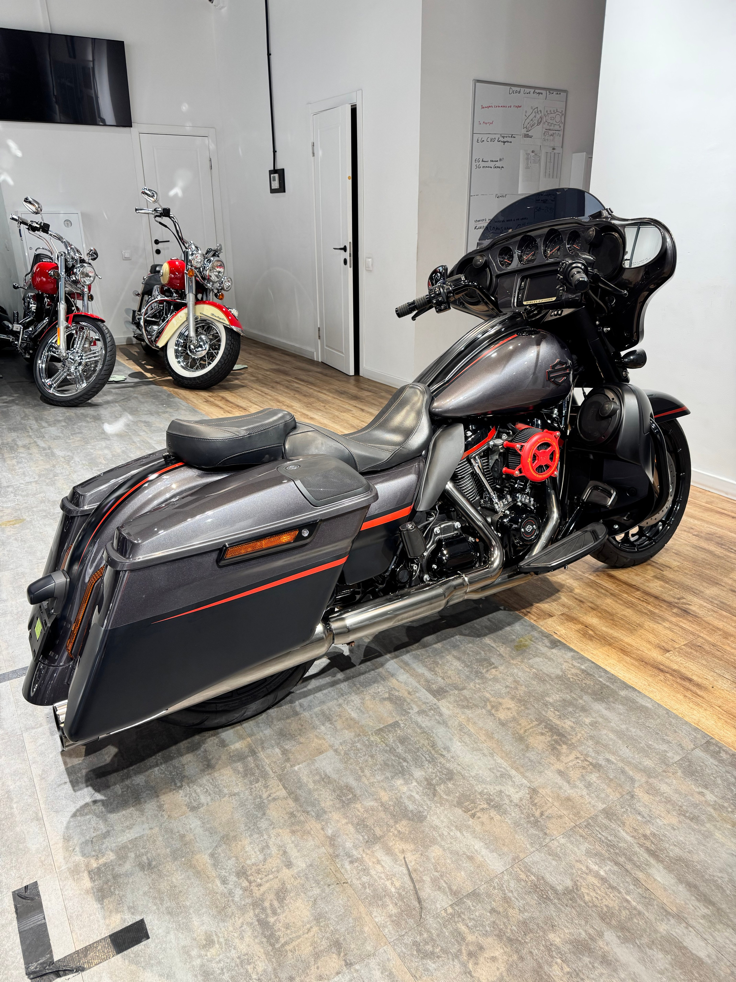 Harley Davidson 117 CVO Street Glide Special (Touring) — купить мотоцикл. Hello Davidson, Москва. Только хорошие мотоциклы…