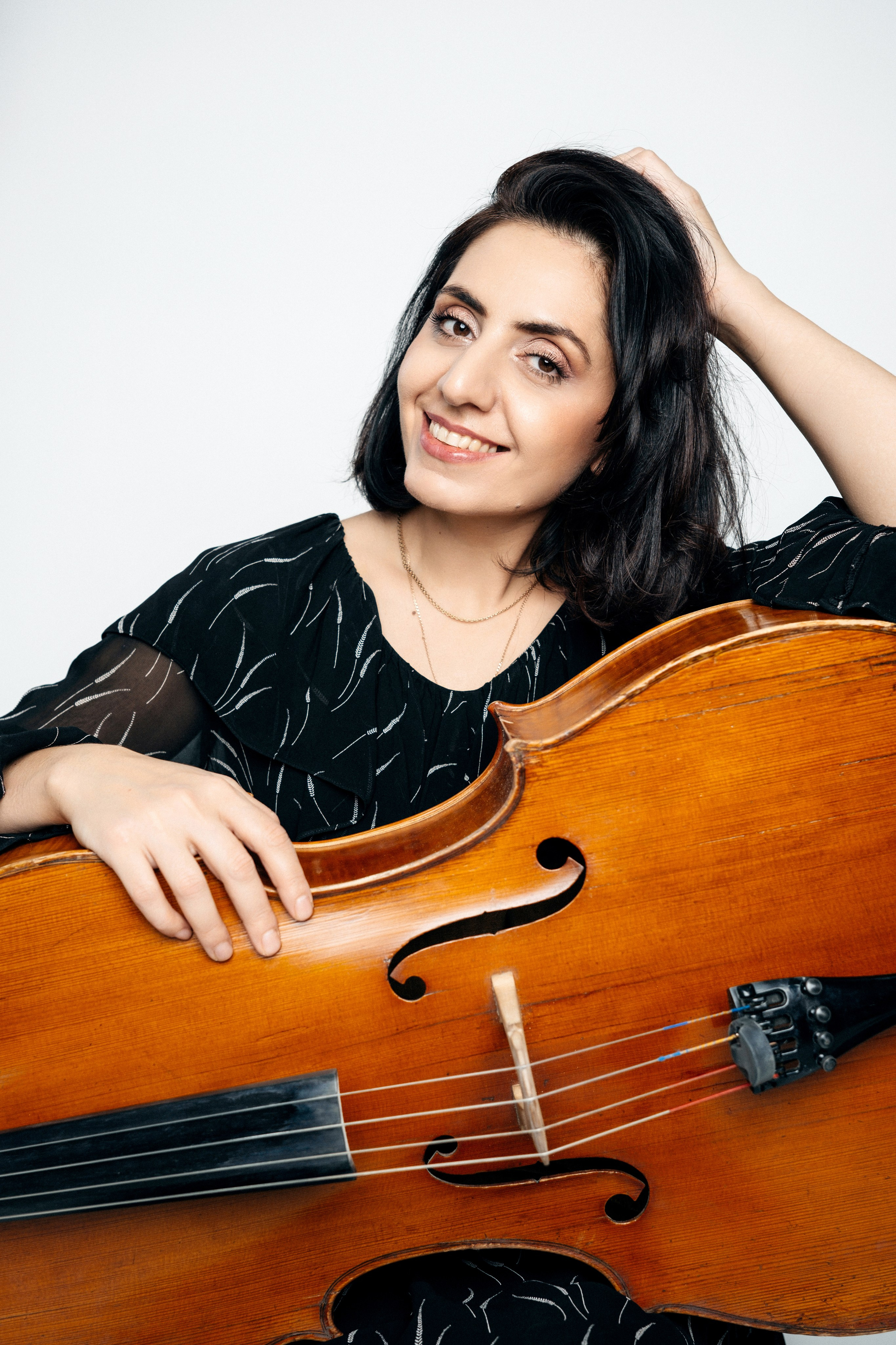 Армине Назарян, Концертмейстер группы виолончелей ТФО, основатель и художественный руководитель группы виолончелей «Триумф». Фотограф и видеограф Анна Жагорина