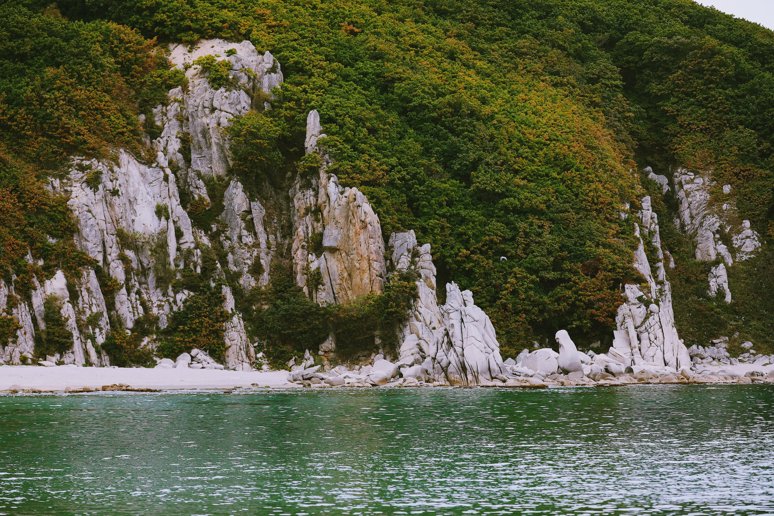 Красивый морской пейзаж с бухтой Большой Ежовой
