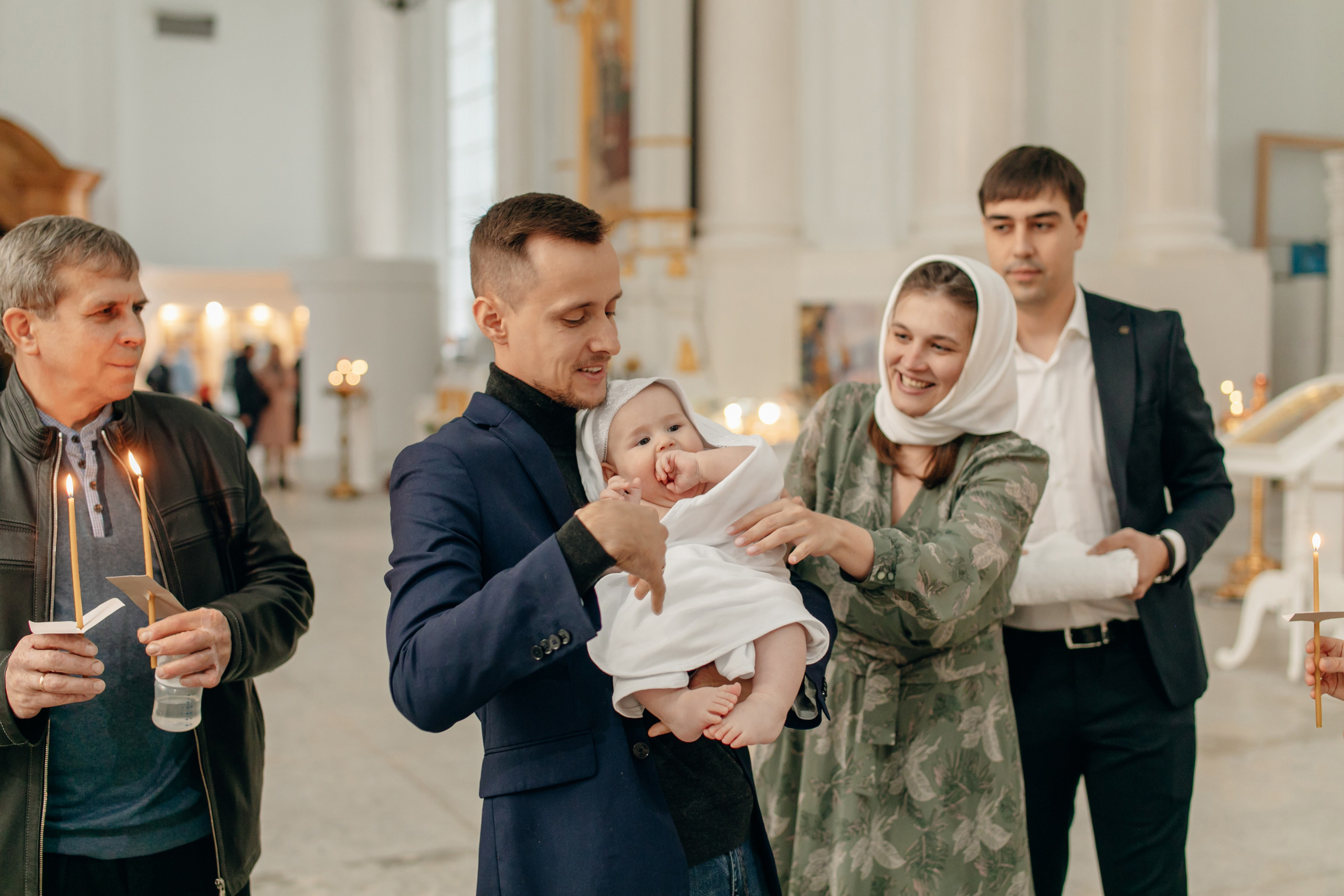 где провести Крещение ребенка в Смольном соборе СПб, лучший храм для Крещение ребенка в Смольном соборе СПб, где креститься питер, лучший собор, церковь для крещения, сколько стоит крещение спб, фотограф на крещение, намоленный храм