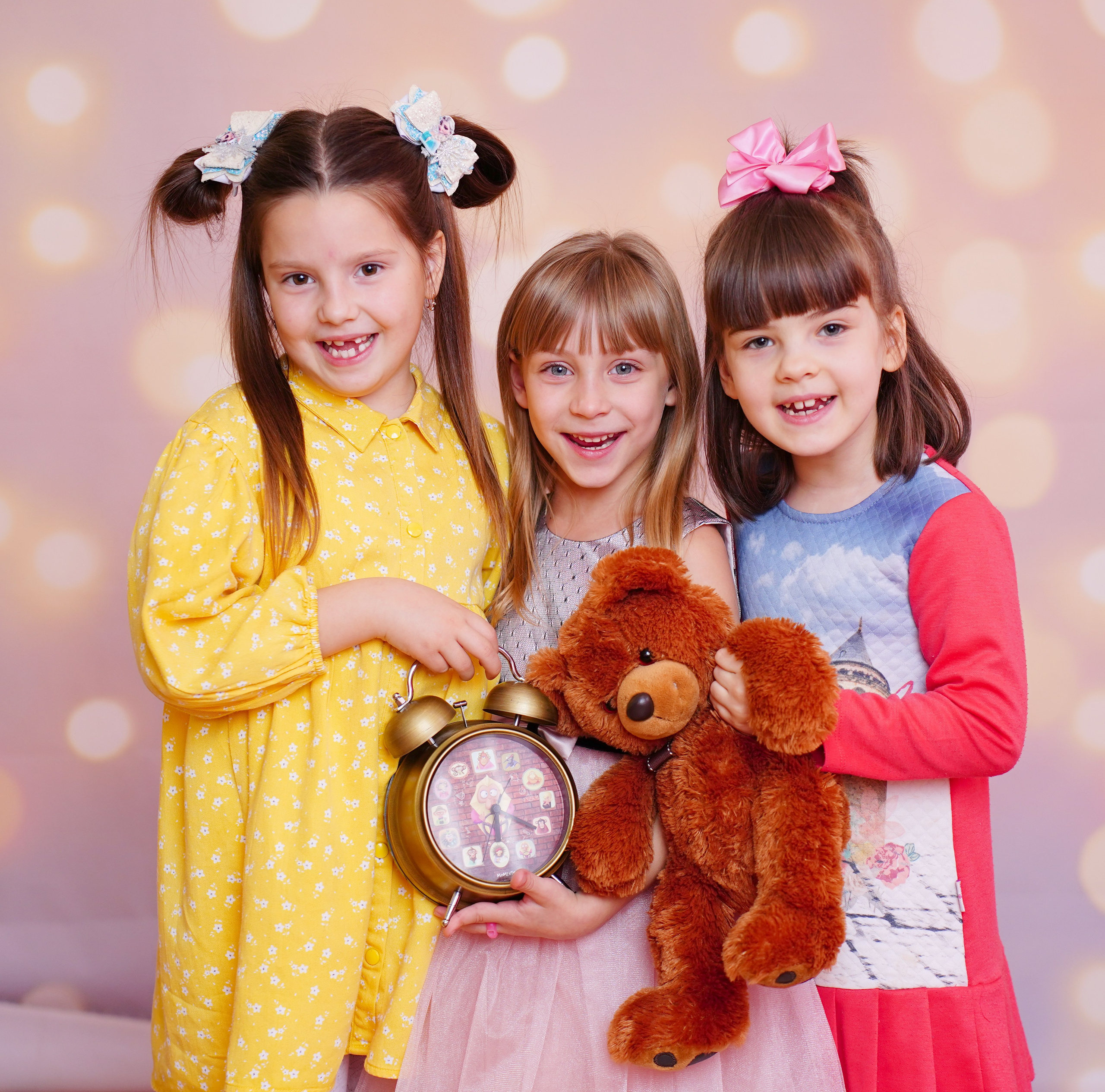 MEMENTO.Выпускные альбомы, школьные, юбилейные и другие книги. Ростов-на-Дону