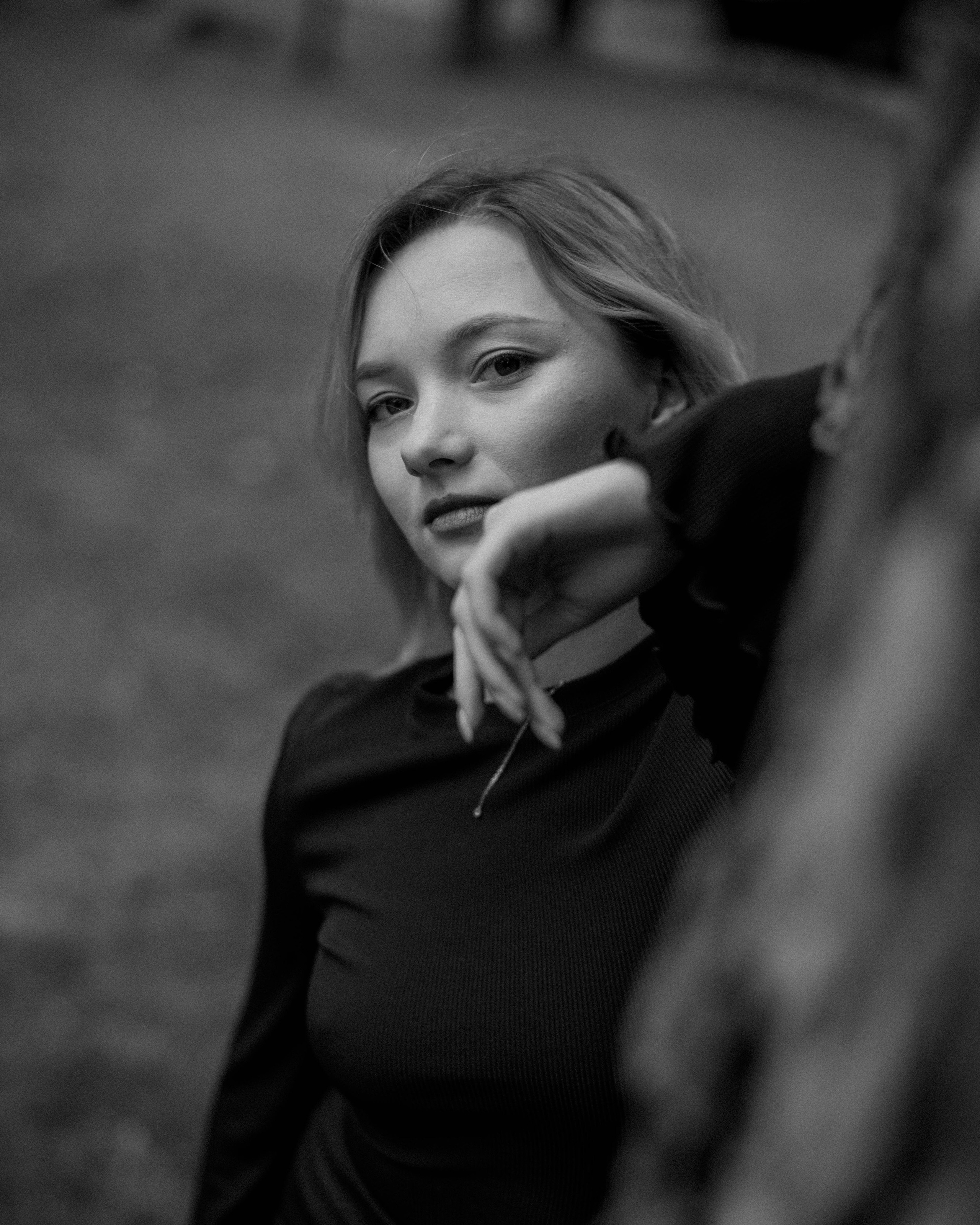 Аня. Женский фотограф. Создатель украшений ручной работы. Модель