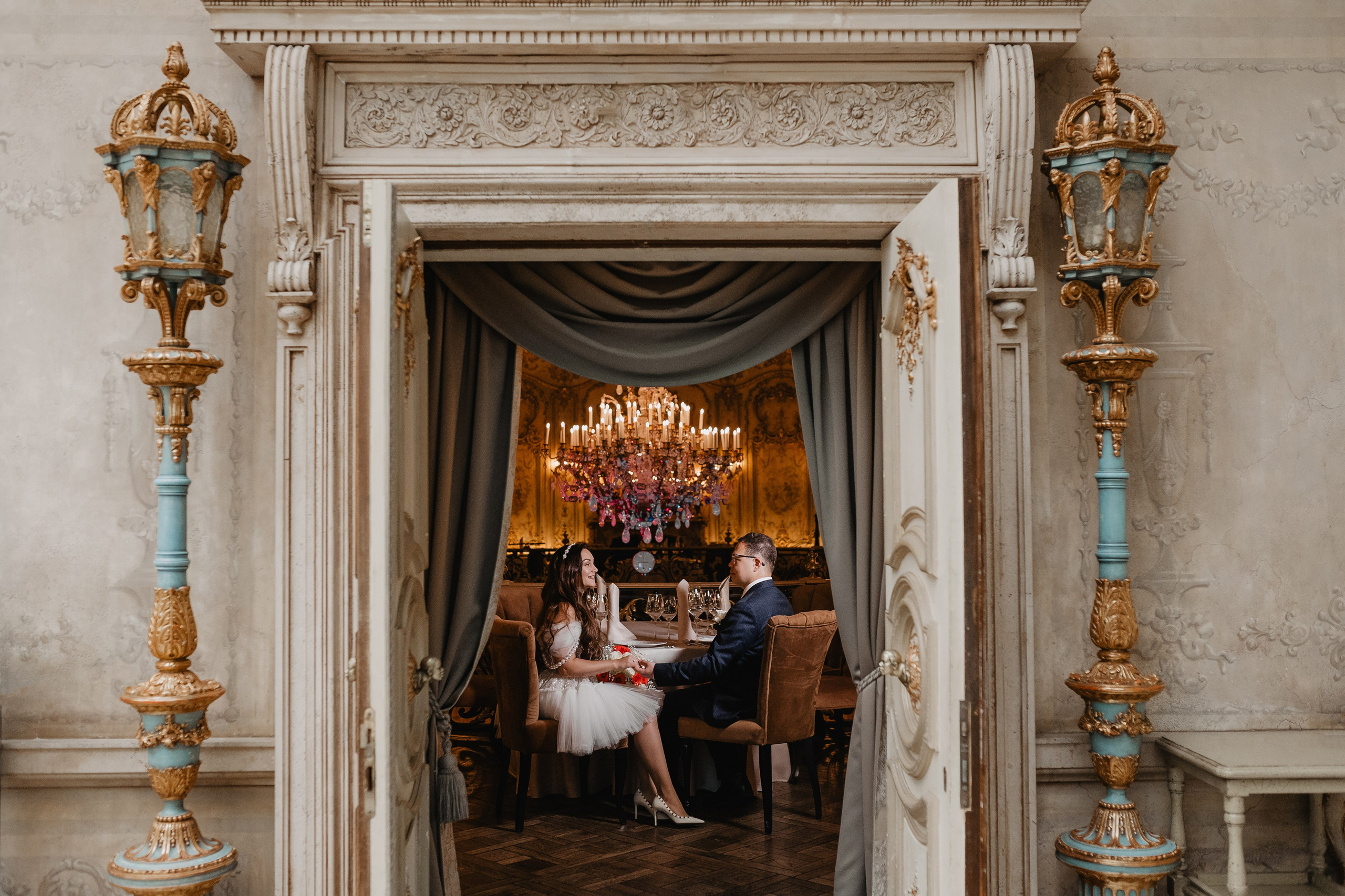 Свадебная фотосессия в ресторане Турандот. Свадебный фотограф в Москве Дарья Олендарёва