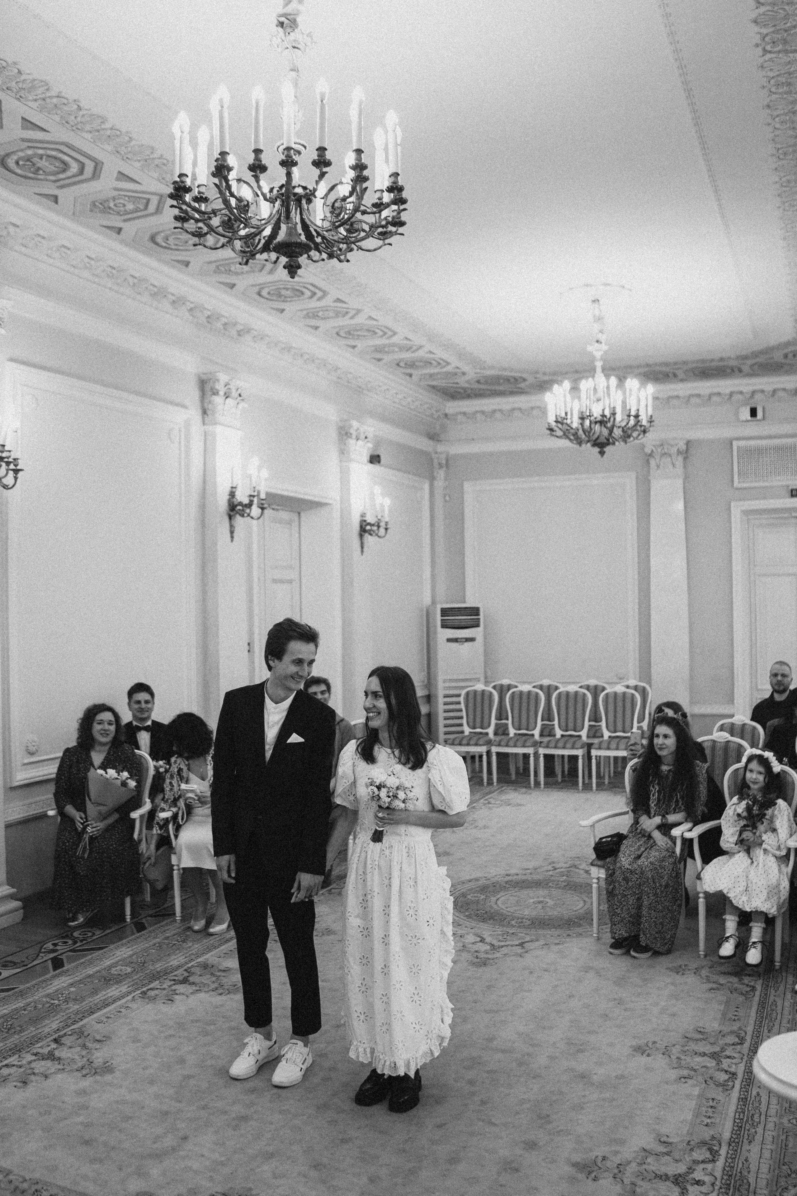 Booking. Elena Raya • Photographer