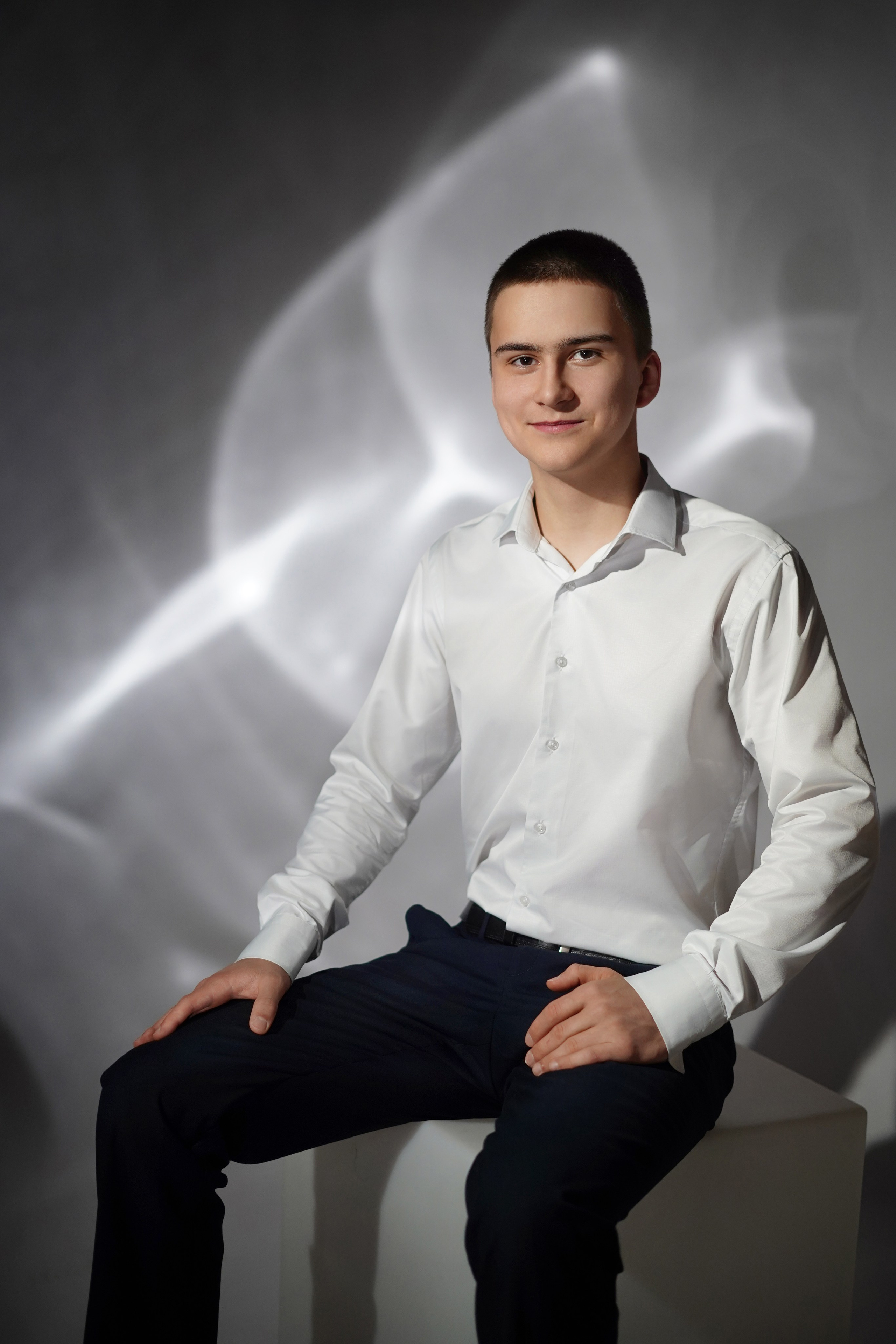 Стиль портрета в студии. GOTRA — выпускные альбомы в Тюмени