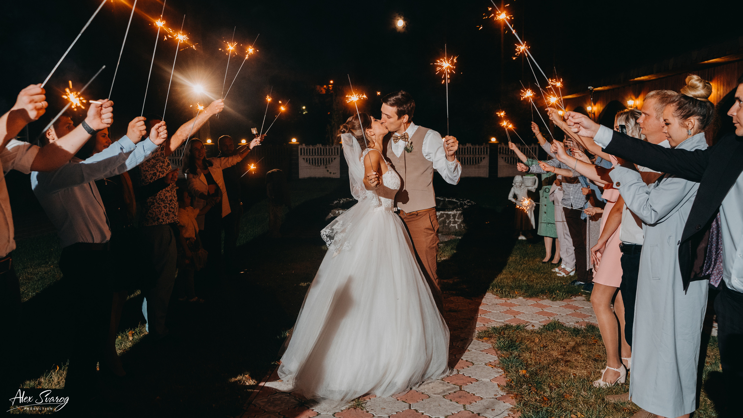 Свадебный фотограф Алексей Сварог/Профессиональная съемка вашего праздника. Свадебный и репортажный фотограф-видеограф Москва и Московская область