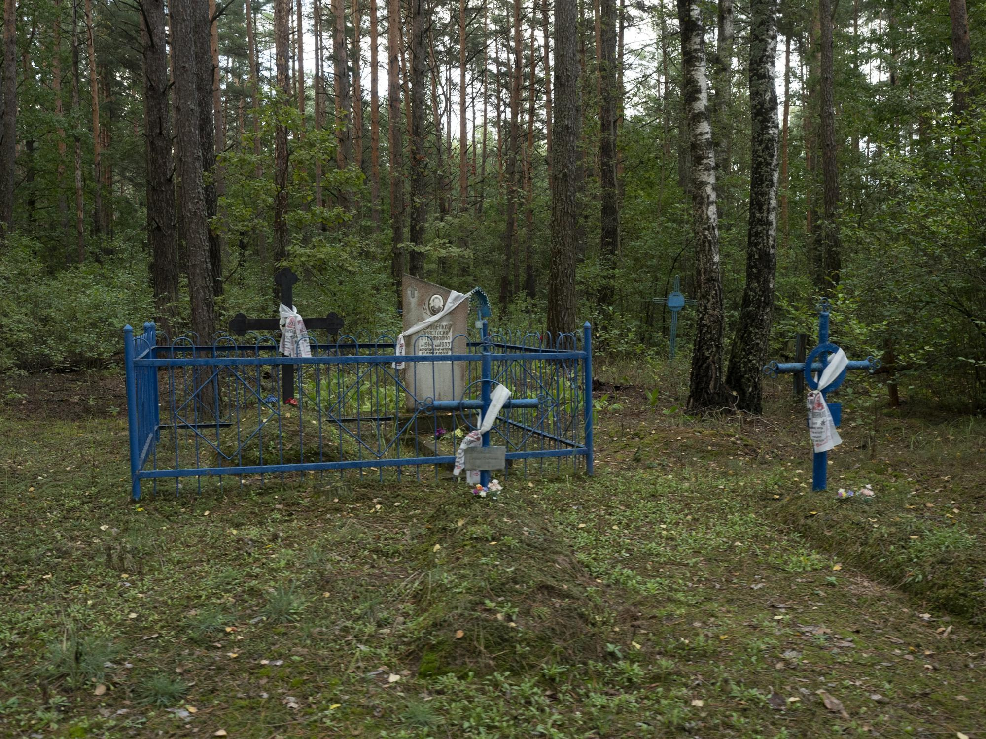August 28, 2021, Former residents of the village of Svyatsk regularly visit the old cemetery and take care of the graves.