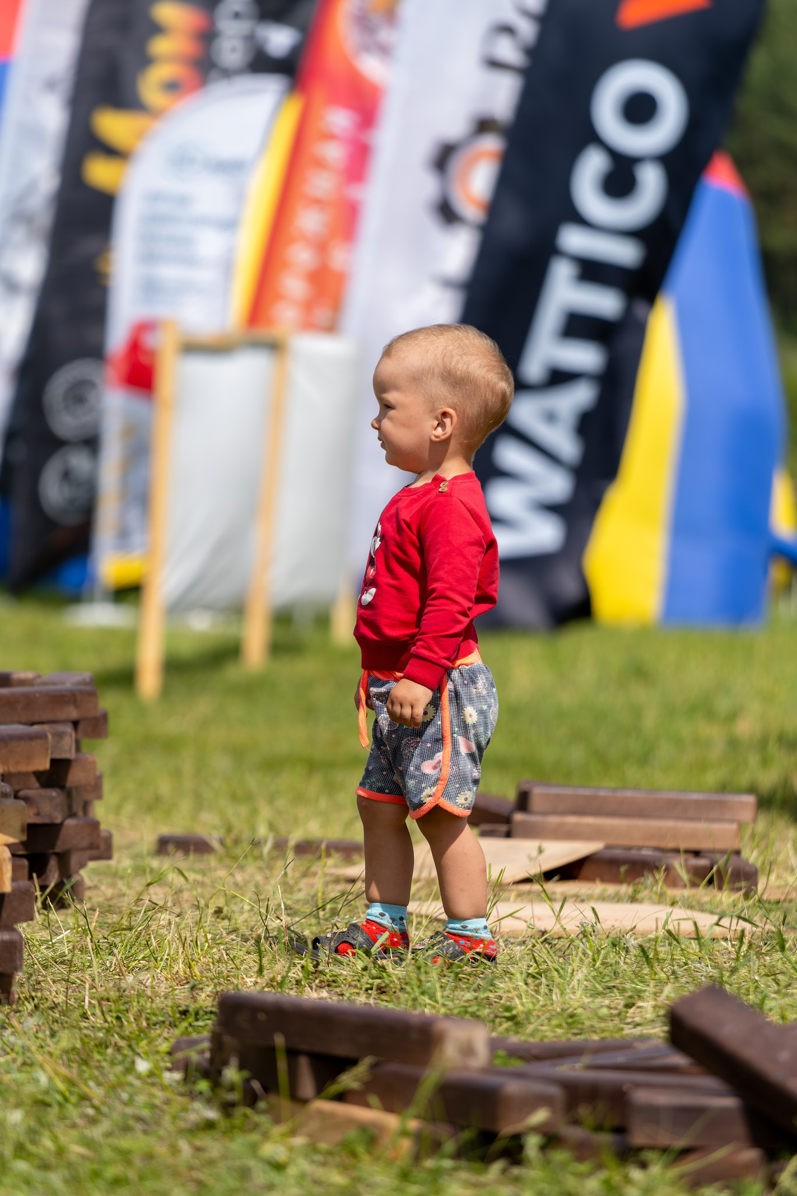 Фотограф на прогулочную фотосессии, фотосъёмка в парке, фотосессии в цветущем саду, студийные фотосессии. «Студия DRONAVT`s» — видеосъёмка и фотография г. Москва