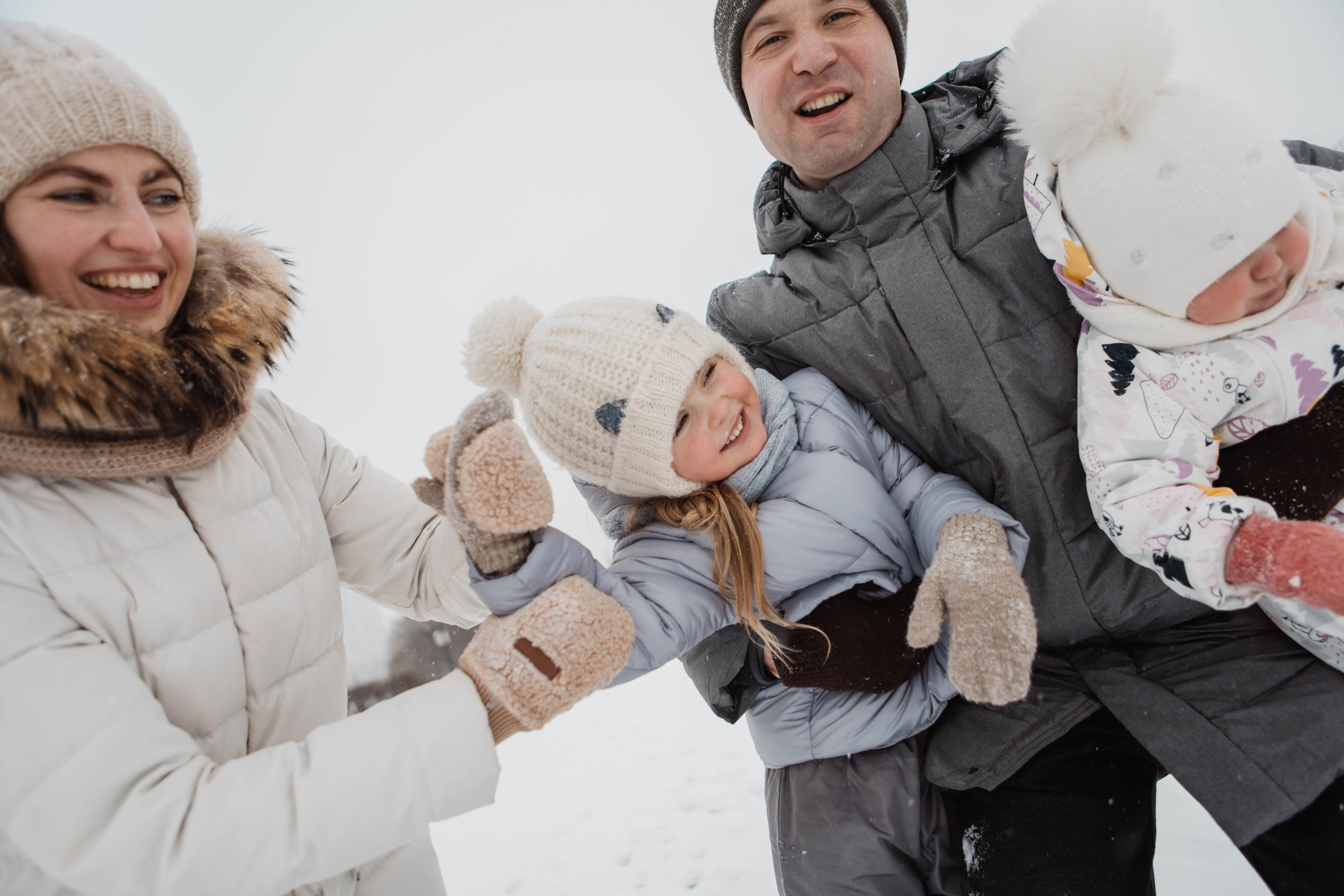 Семейная фотосессия зимой. Фотограф Валерия Горбунова Подольск Бутово Видное Щербинка