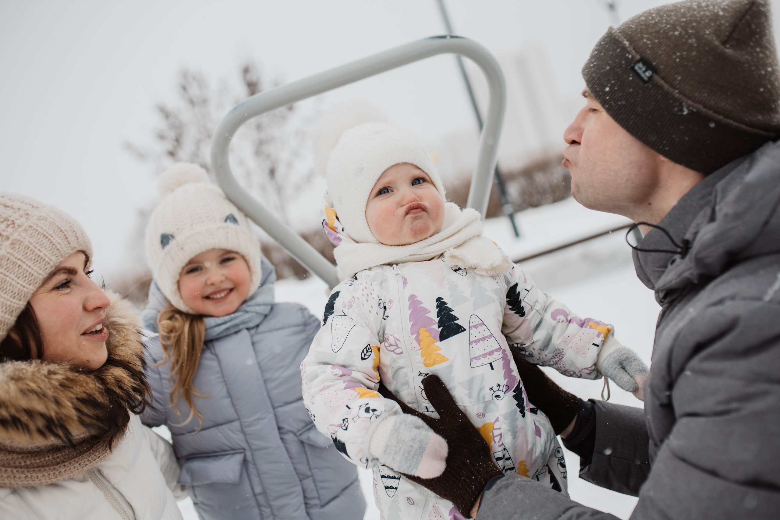 Семейная фотосессия зимой. Фотограф Валерия Горбунова Подольск Бутово Видное Щербинка