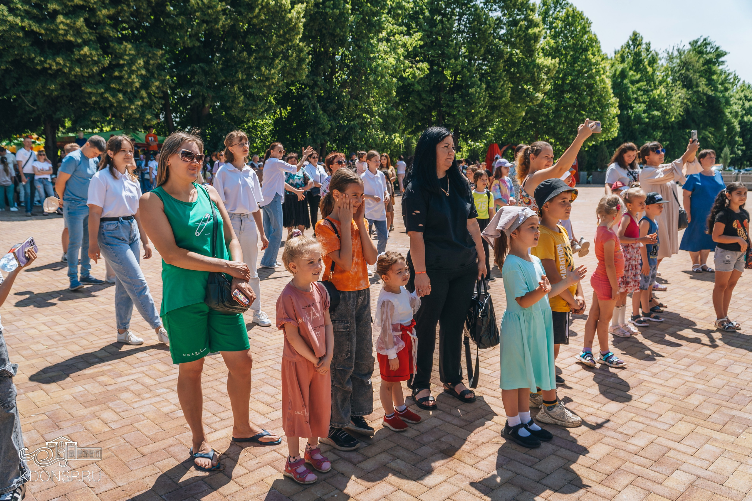 Должны смеяться дети. Новотитаровский Дом культуры