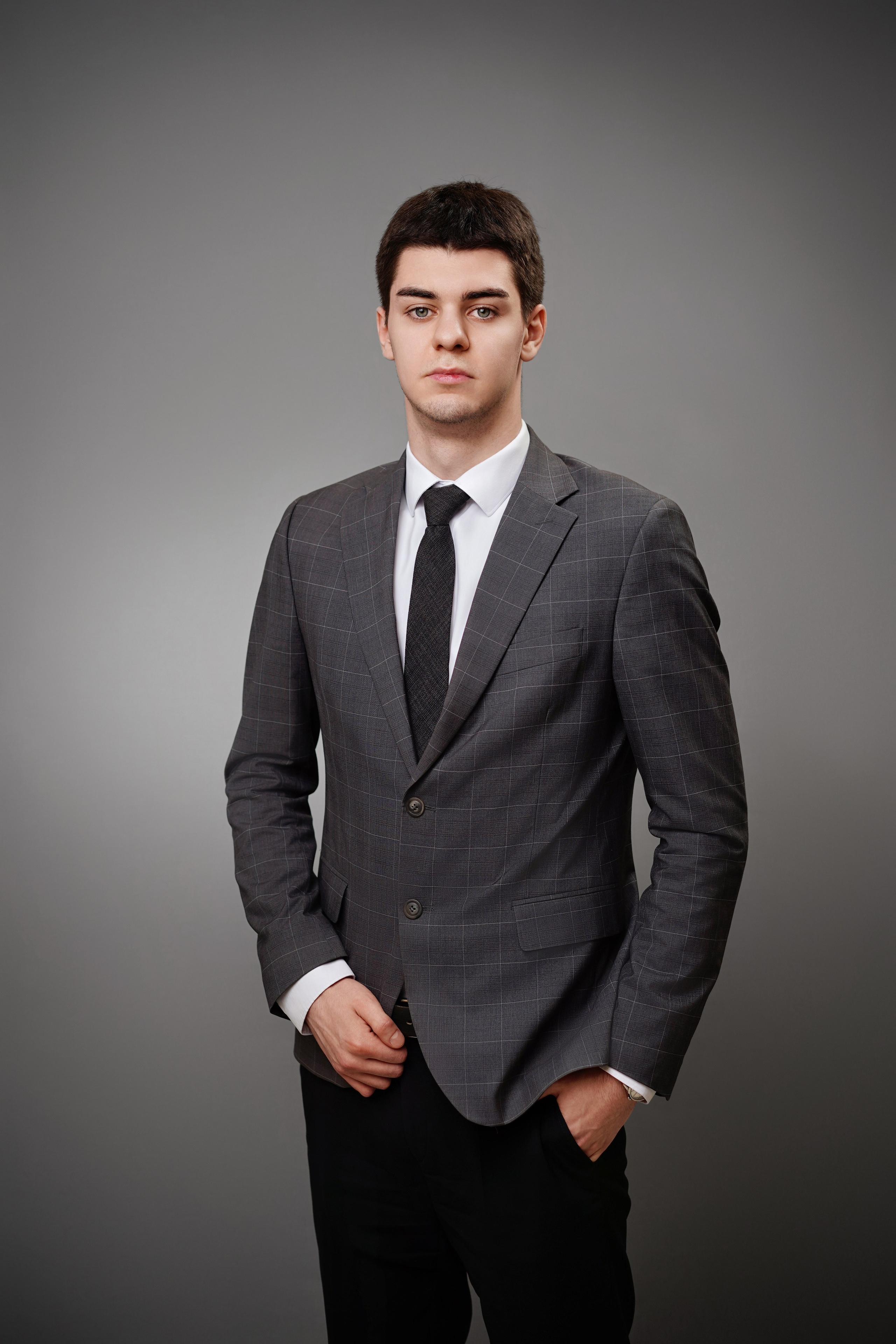 Стиль портрета в студии. GOTRA — выпускные альбомы в Тюмени