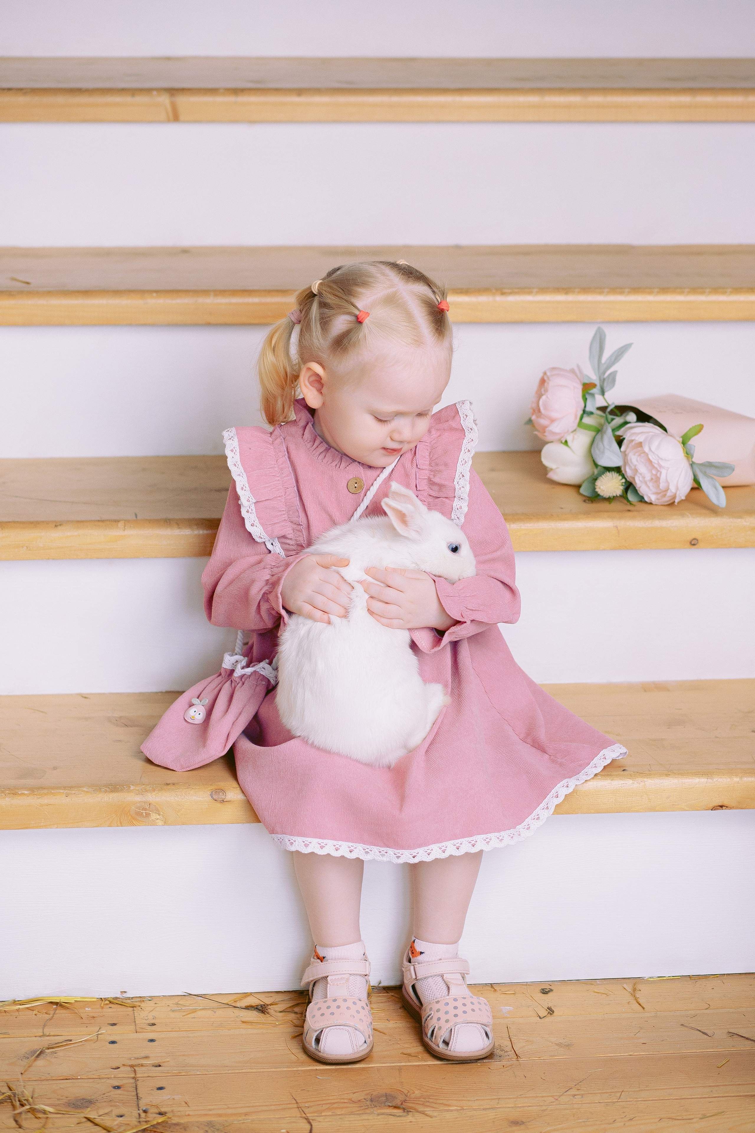 Пасхальная фотосессия в студии с кроликом Санкт-Петербург