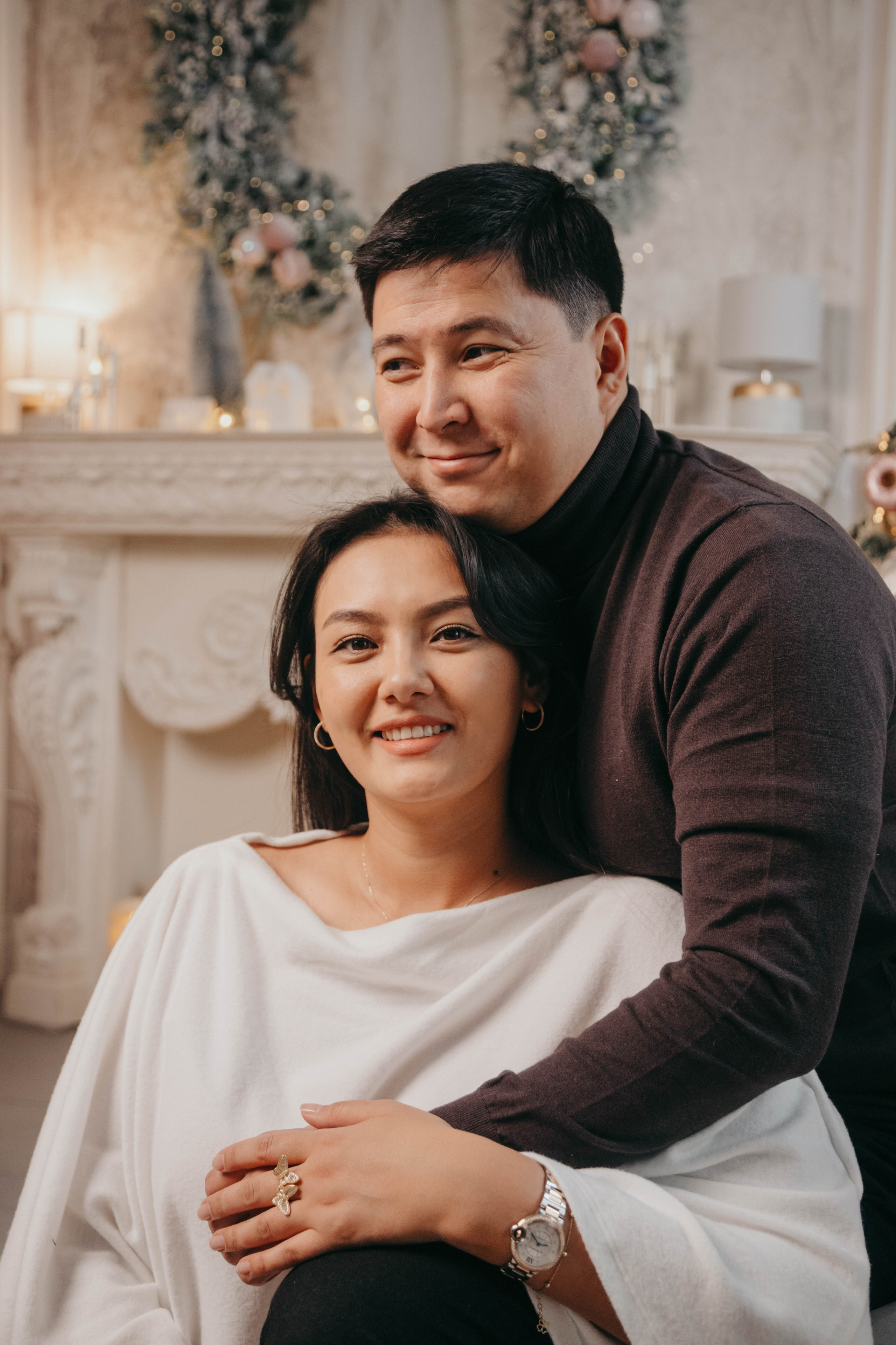 Семейная фотосессия в фотостудии 2Стула. Свадебный, семейный и портретный фотограф в Алматы, Костанай