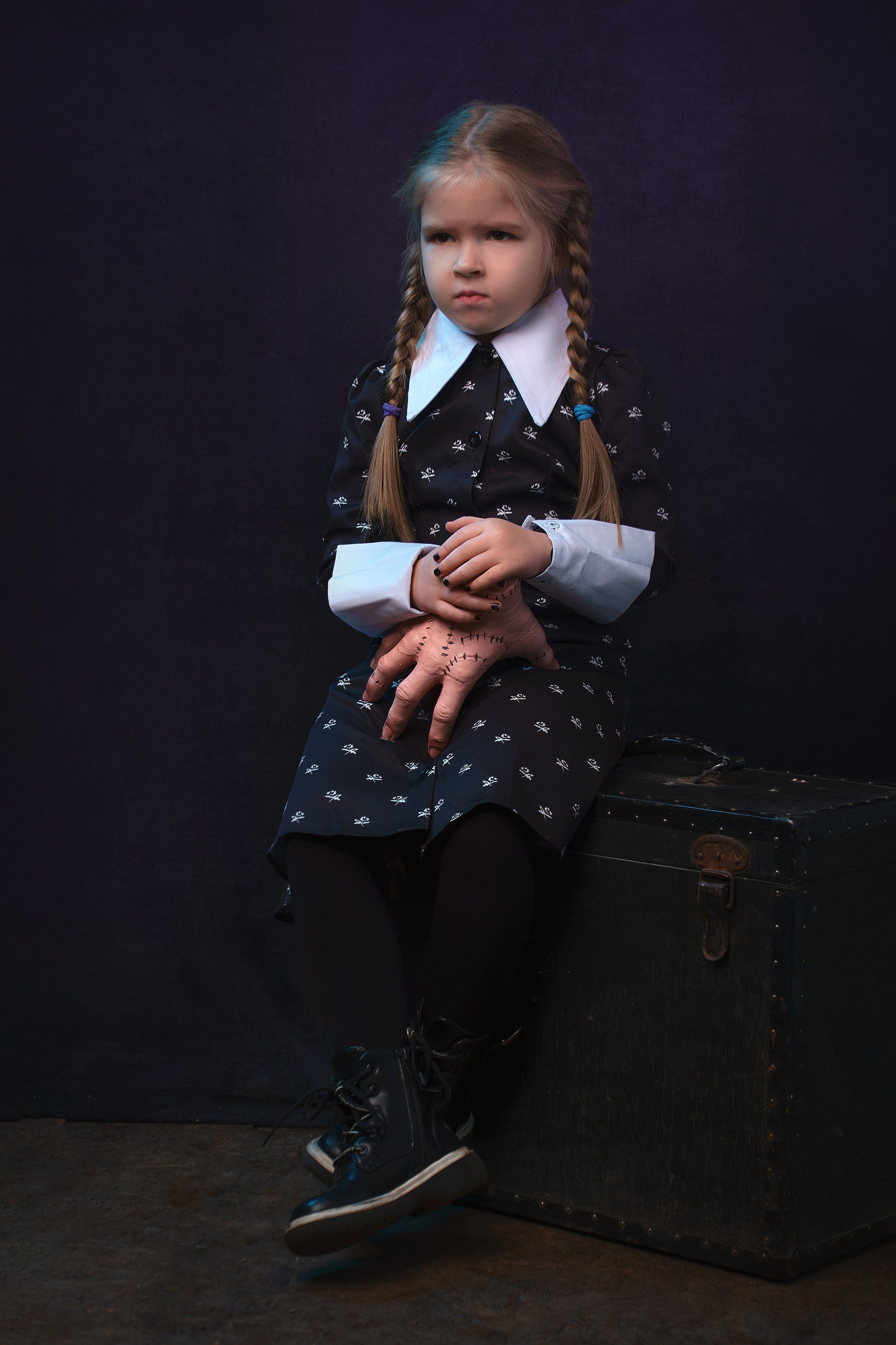 Съёмка в стиле сериала «Уэнсдей». Семейный и женский фотограф в Новомосковске и Узловой Михеева Татьяна