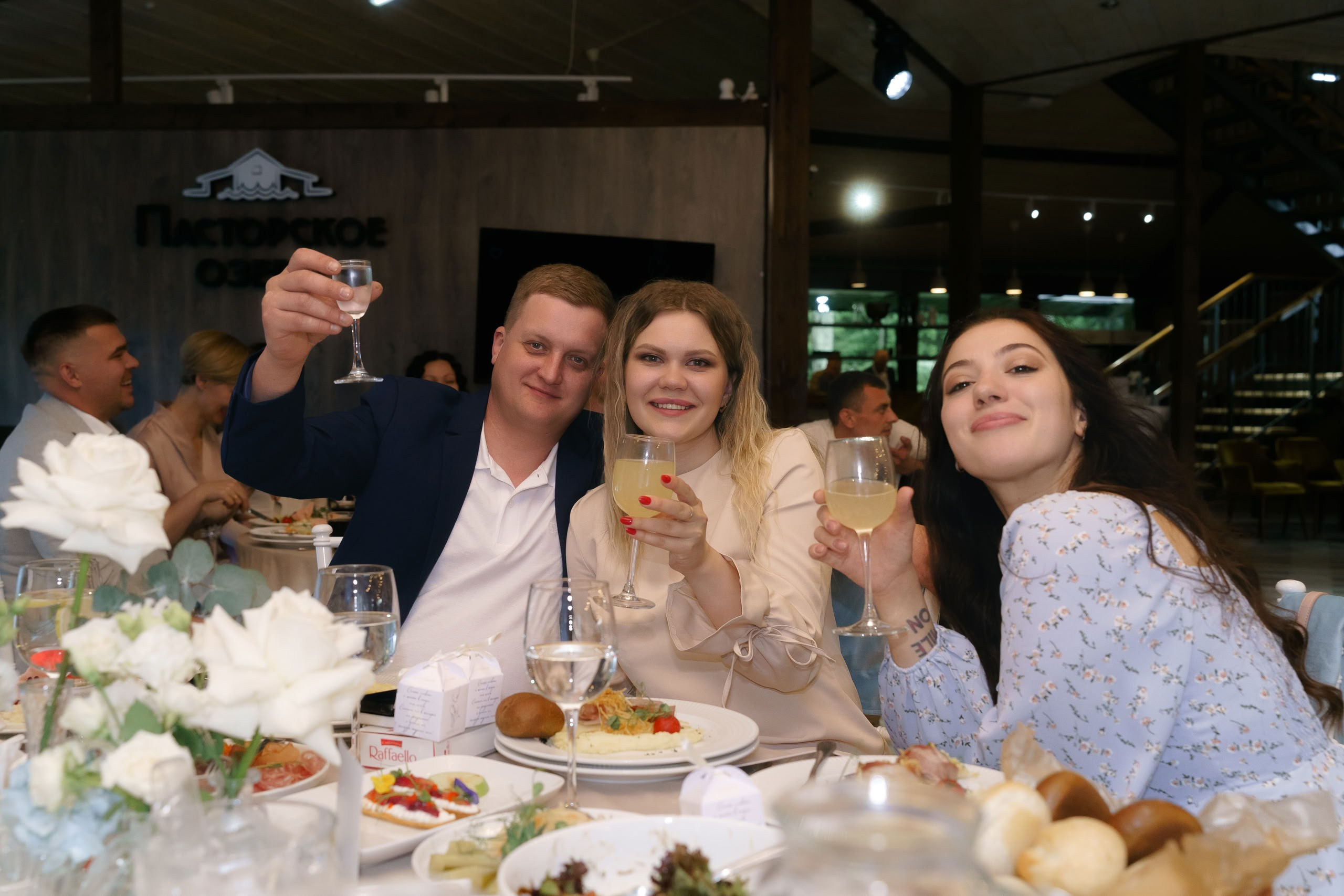 Мария и Михаил — прогулка у озера и церемония. Свадебный фотограф Дмитрий Родионов — Санкт-Петербург и Ленинградская область