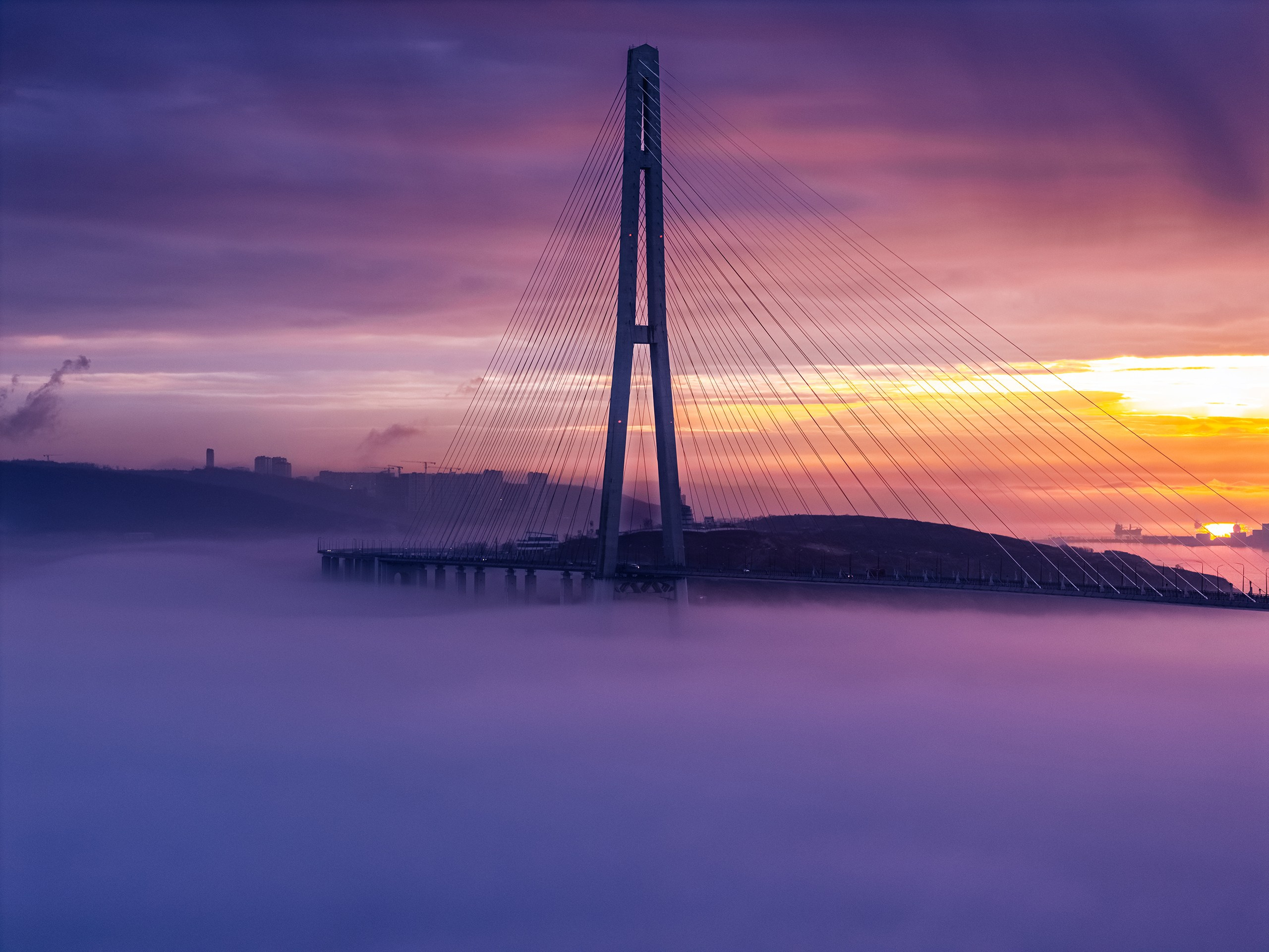 Мост Русский. Ivan Zaitsev (IZIART) — creating a cultural code through photo and video