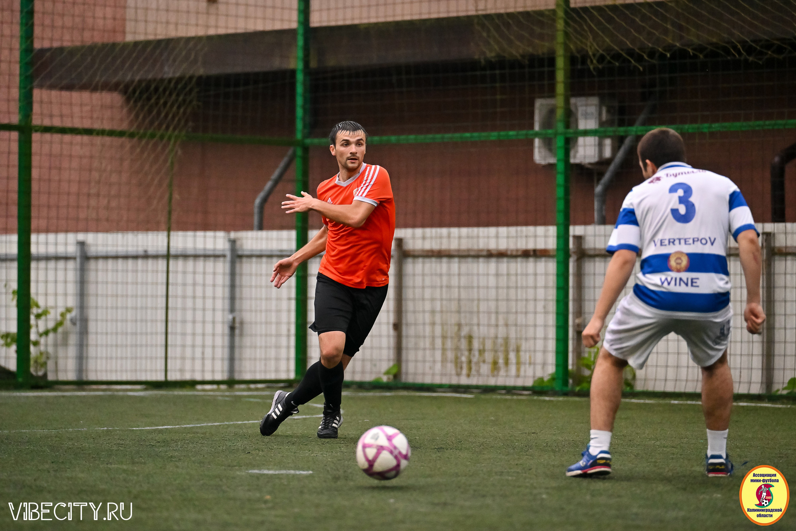 ИГРЫ МИНИ-ФУТБОЛЬНОЙ И КОРПОРАТИВНОЙ ЛИГИ. VIBECITY.RU Вайб Сити Ру Фоторепортажи Фотоотчеты Калининград