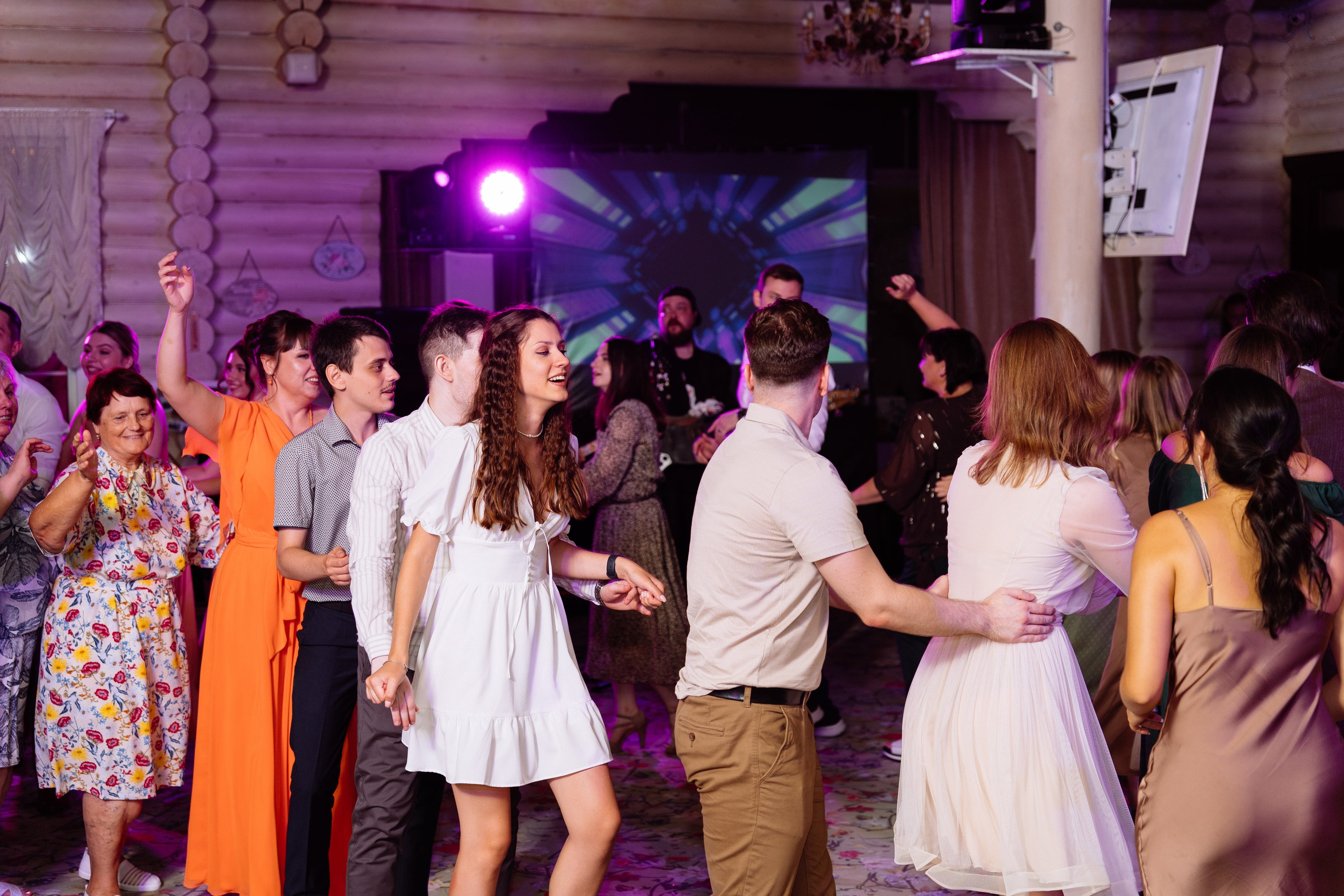 Свадьба Олега и Виктории в клубе «Ближняя дача»