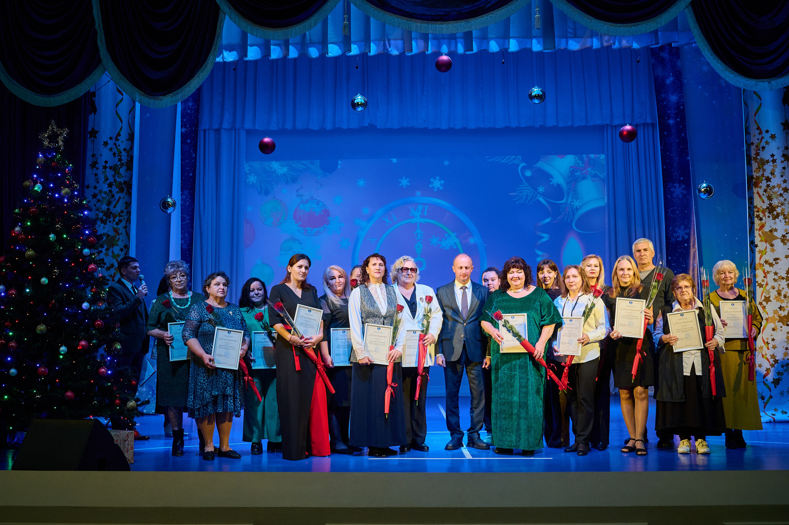 Коцерт НГ В ДК Марьина Роща. Жизнь курорта Кабардинка в фотографиях