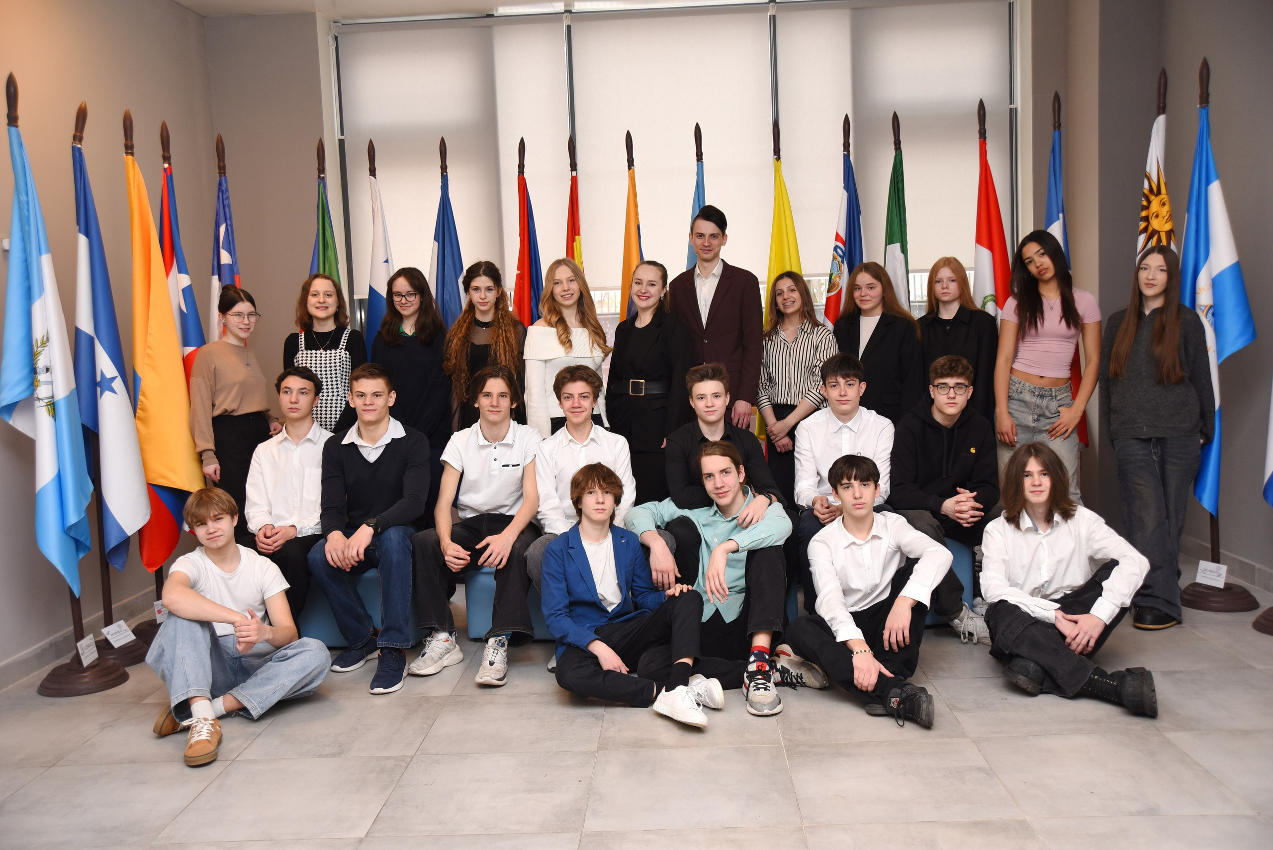 Фотоальбомы для старшей школы. Стильные выпускные альбомы, детские фотосессии, сюжетные фотографии