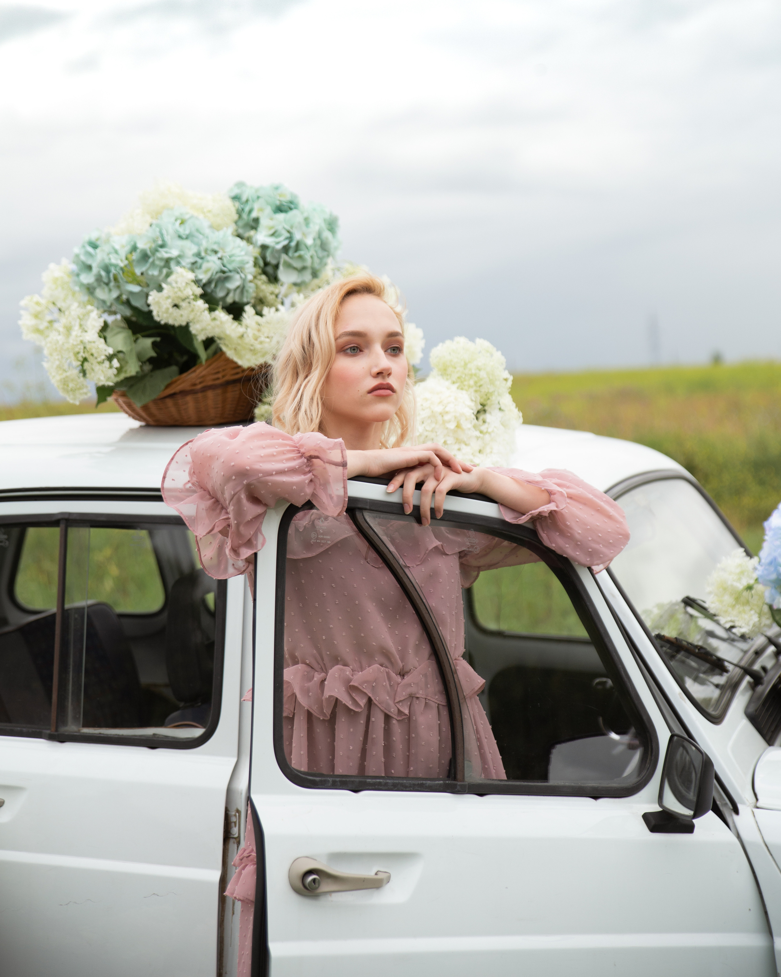 Девушки, гортензии, машина и собака. Анна Самохина. Фотограф. Москва