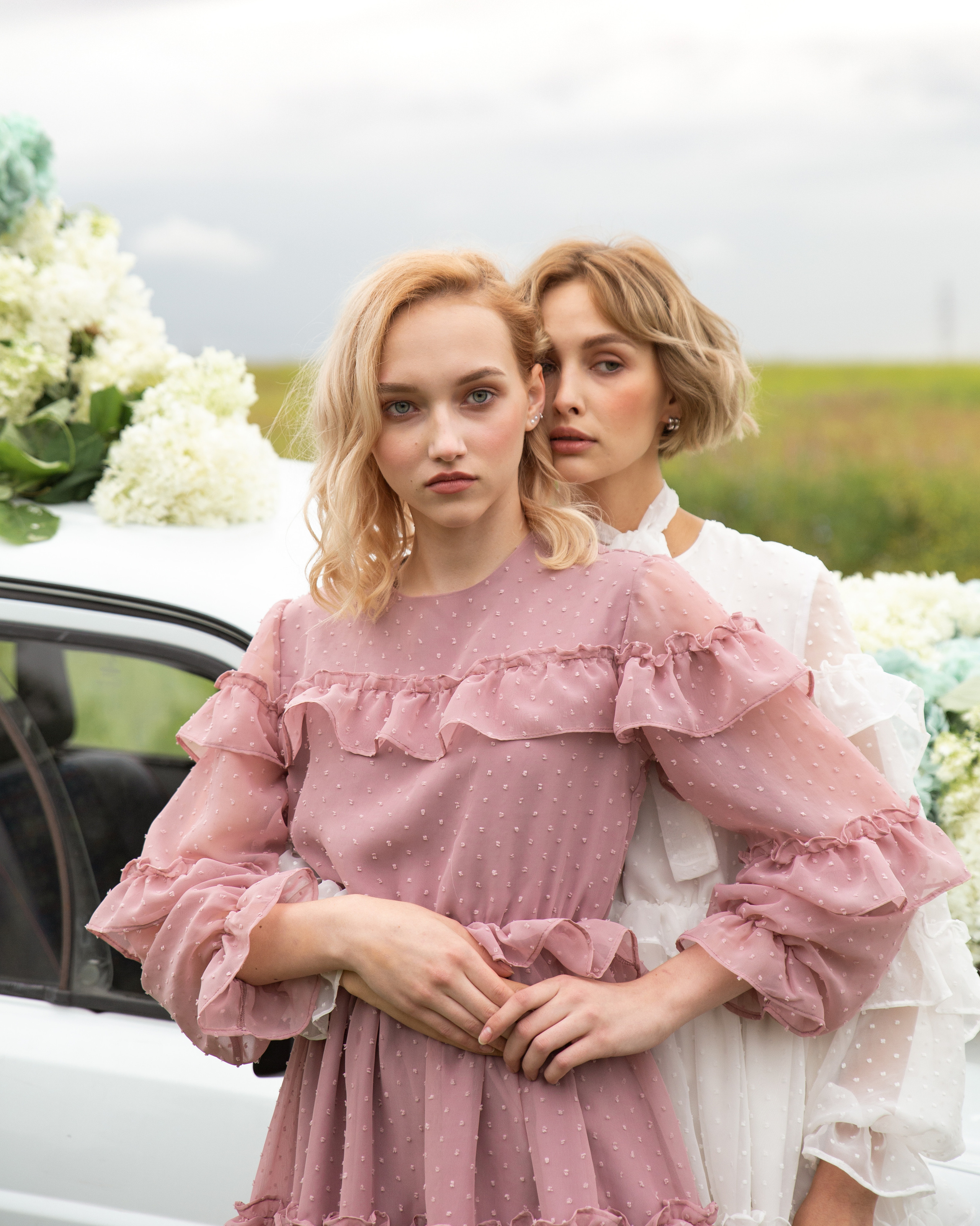 Девушки, гортензии, машина и собака. Анна Самохина. Фотограф. Москва