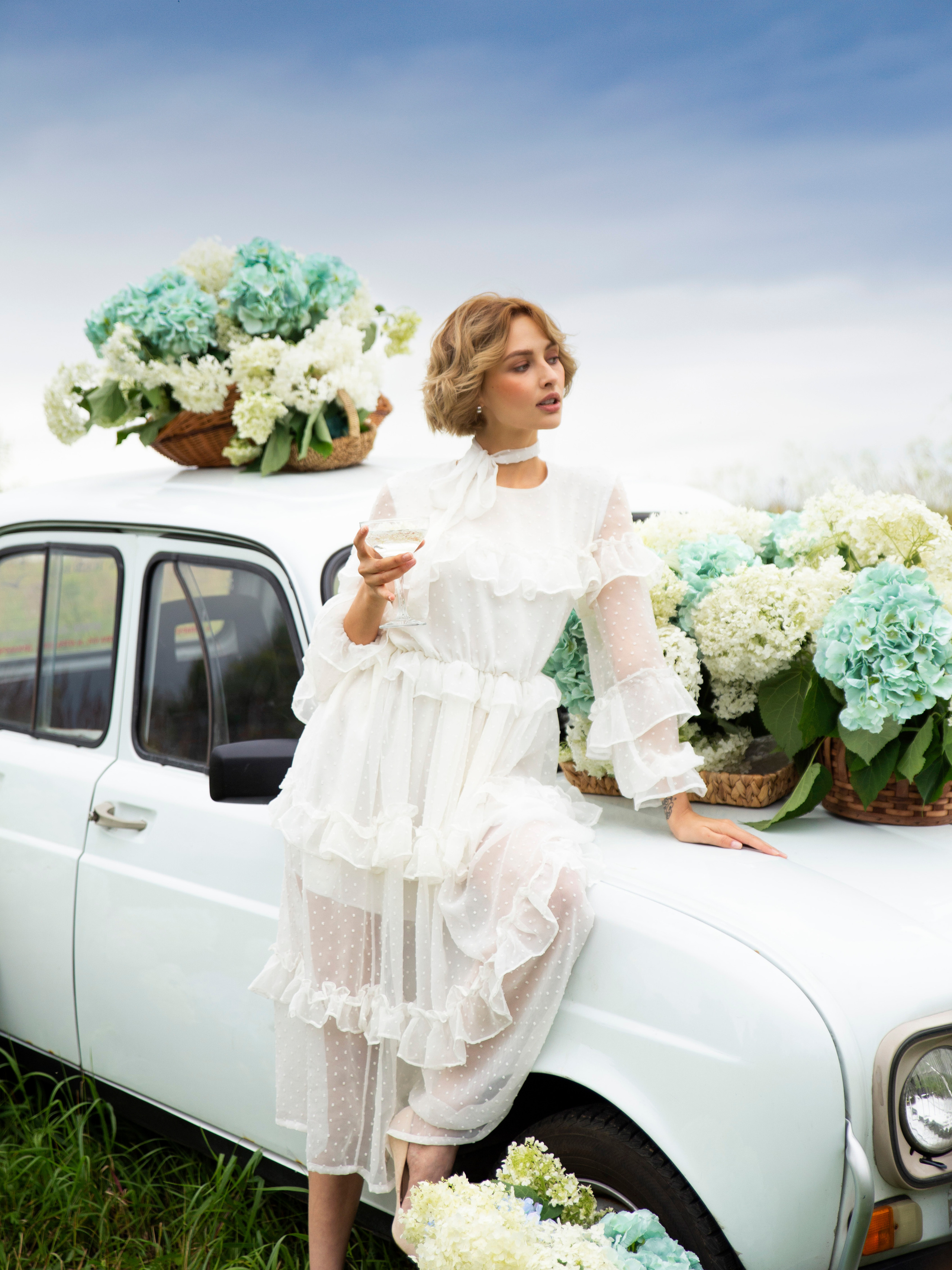 Девушки, гортензии, машина и собака. Анна Самохина. Фотограф. Москва