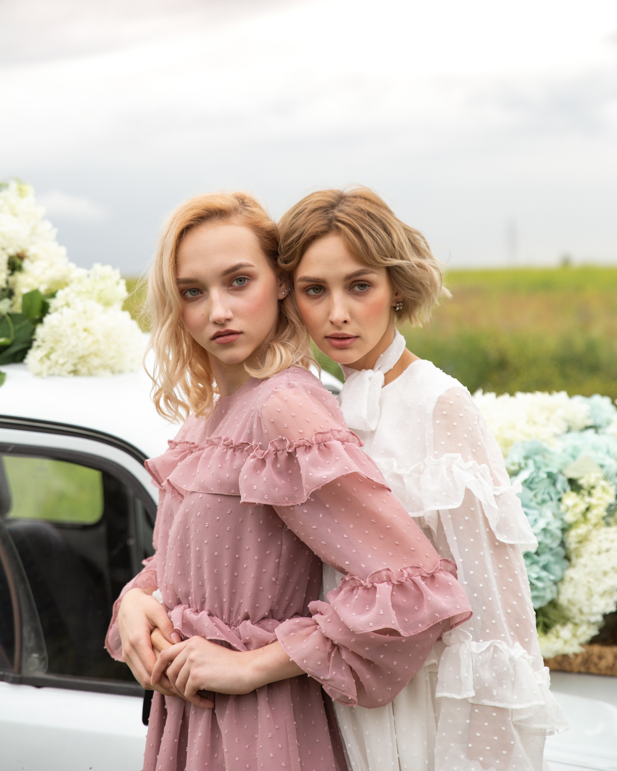 Девушки, гортензии, машина и собака. Анна Самохина. Фотограф. Москва