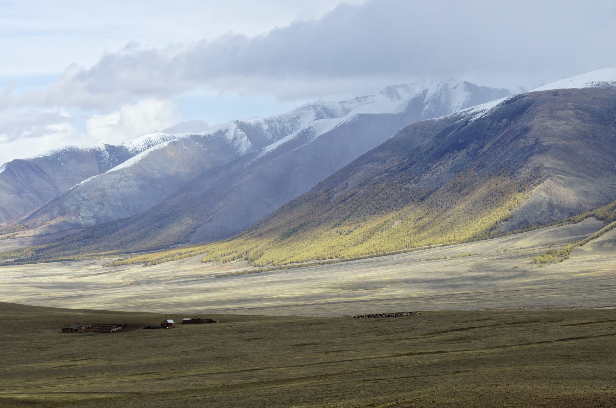 Это не фотошоп. Я видел это в горах Алтая. Семоха Валерий. Фотограф