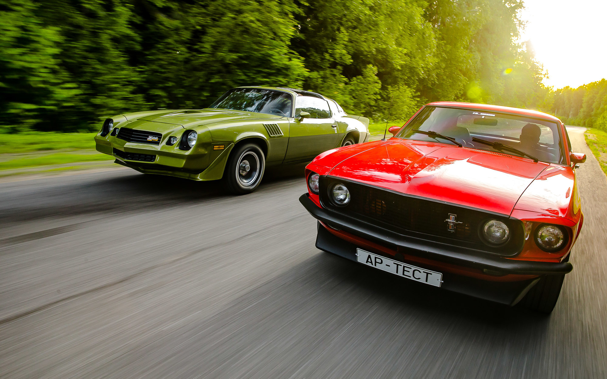 Ford Mustang vs Chevrolet Camaro. Фотограф Дмитрий Питерский